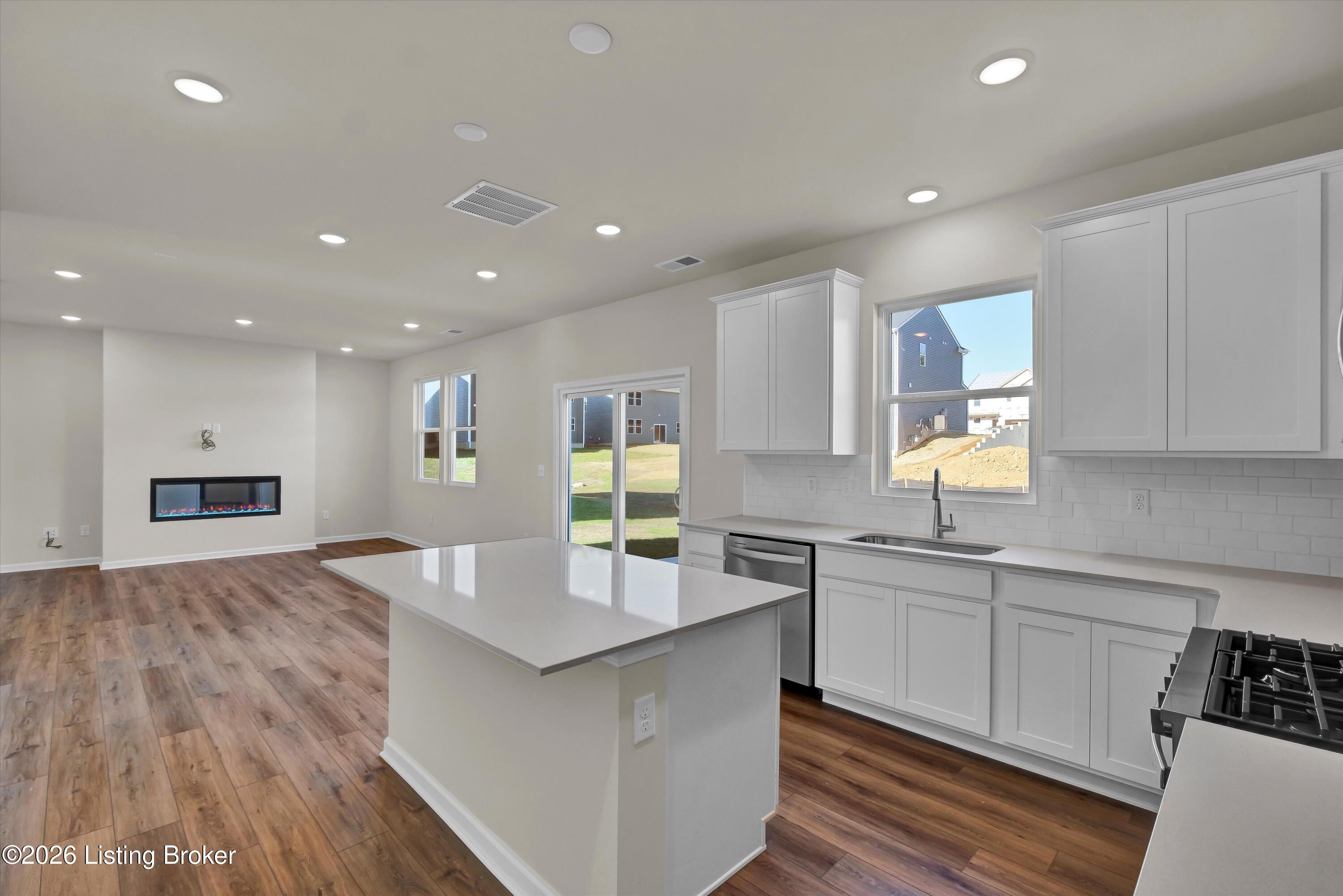 8415 Hollis View Way Property Photo 13