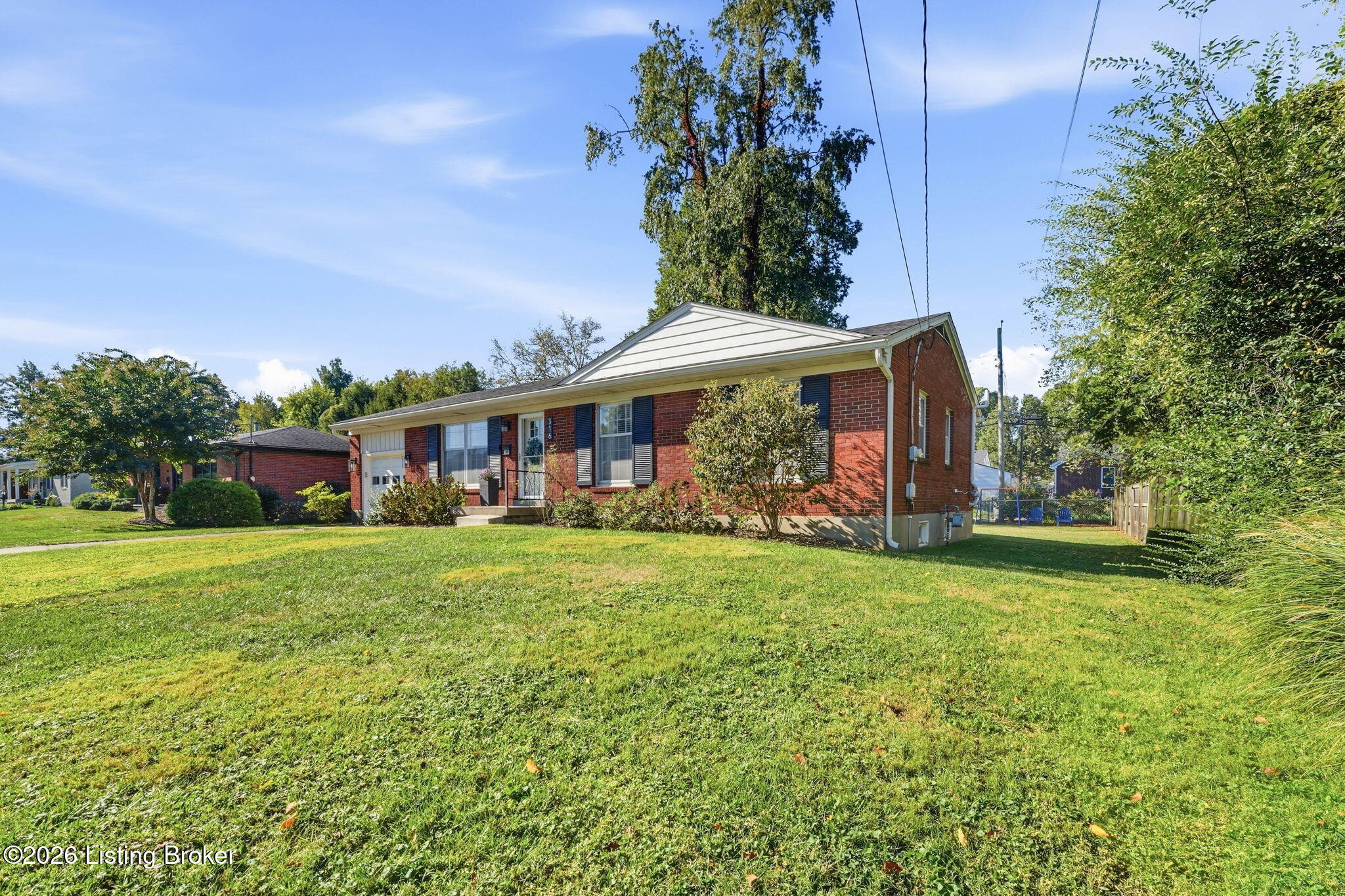 316 Castleview Dr Property Photo 9
