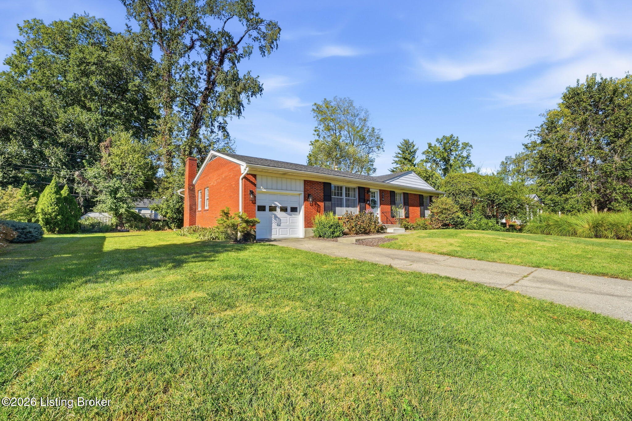 316 Castleview Dr Property Photo 10