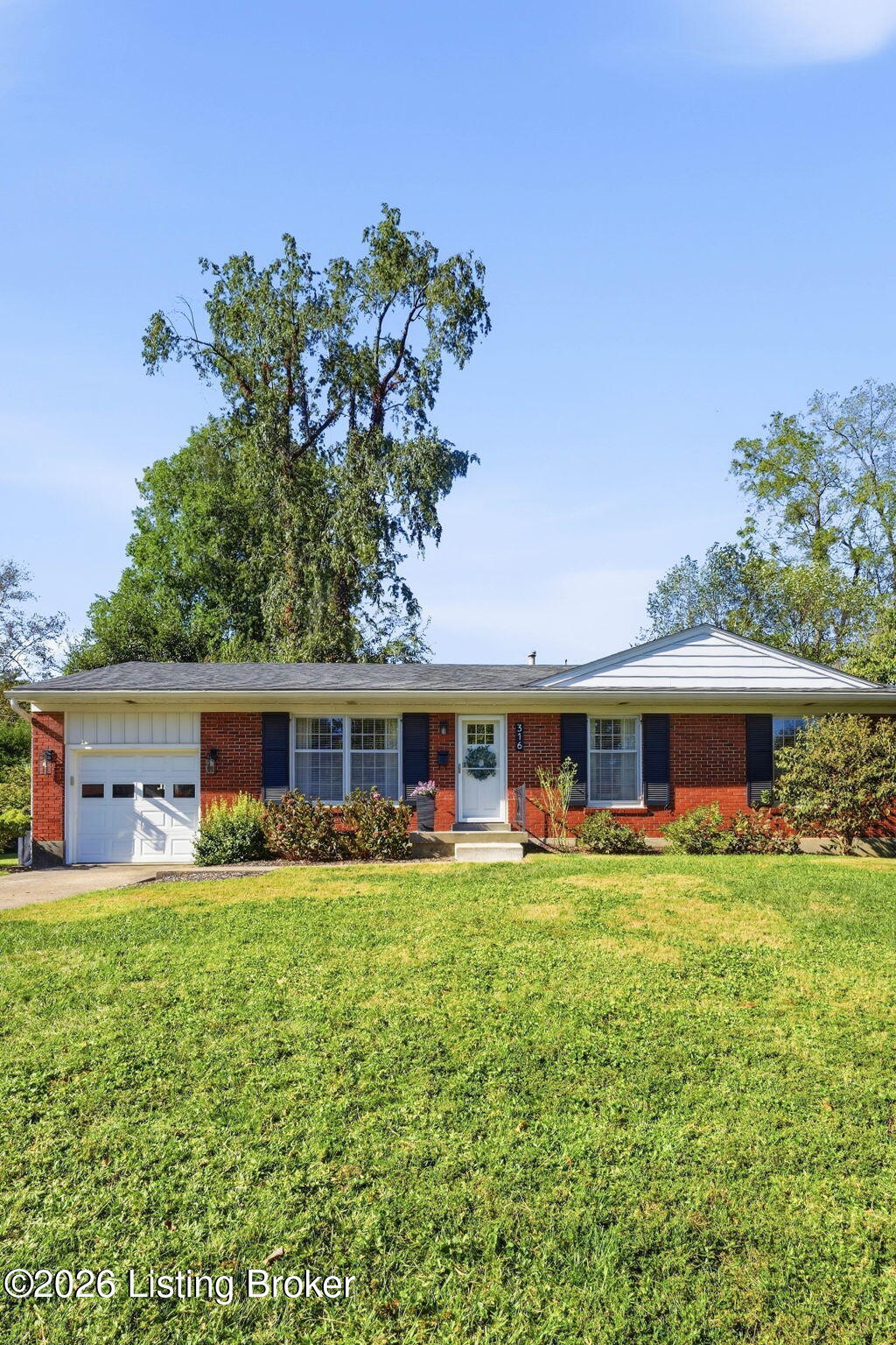 316 Castleview Dr Property Photo 13