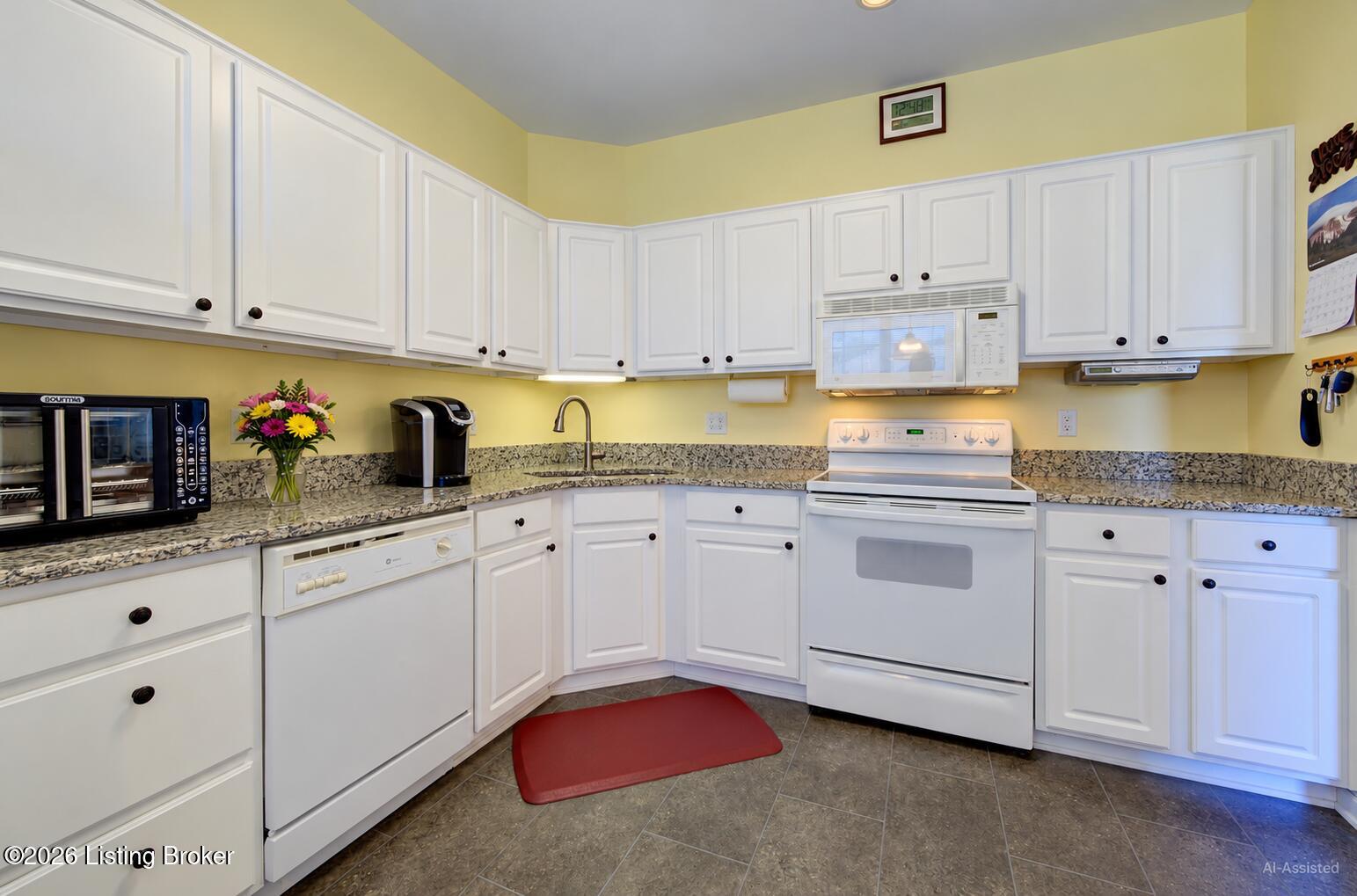 9806 Newquay Cir Property Photo 3