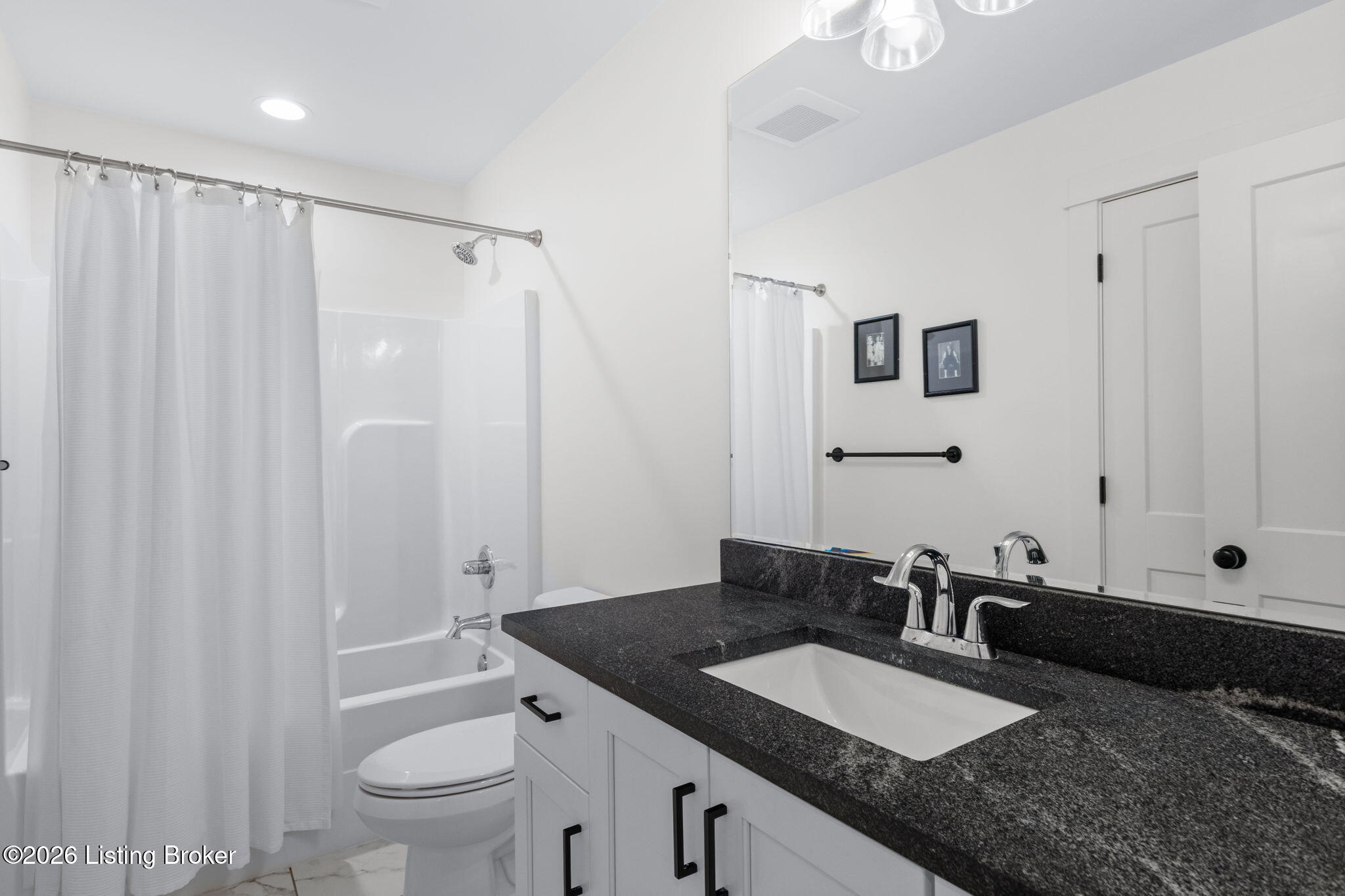 5800 Sumner Pl Property Photo 37