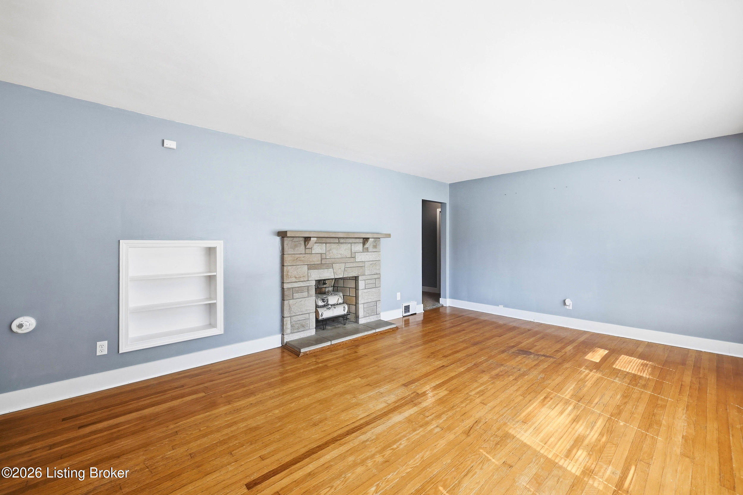 3129 Hewitt Ave Property Photo 5