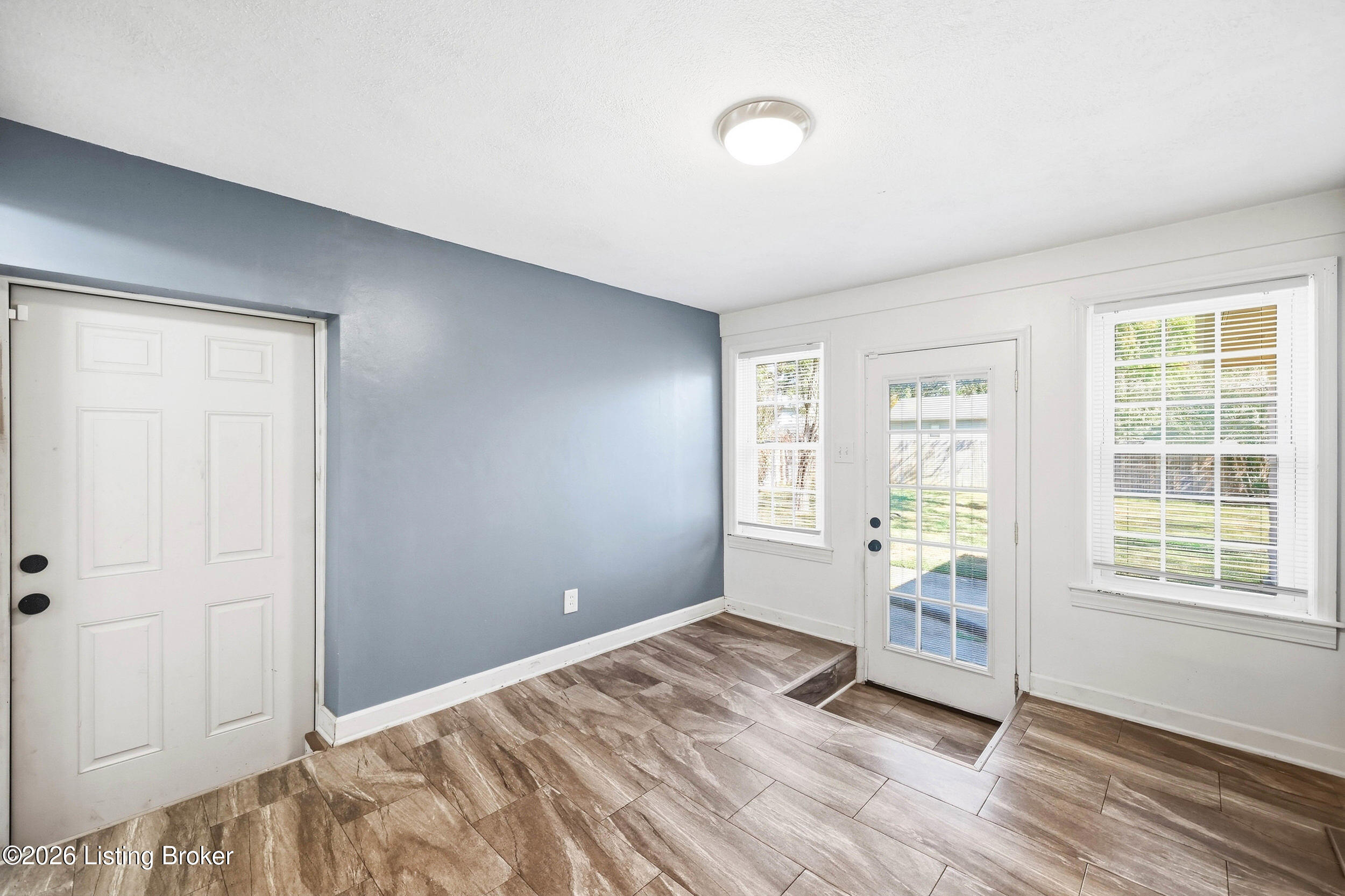 3129 Hewitt Ave Property Photo 16