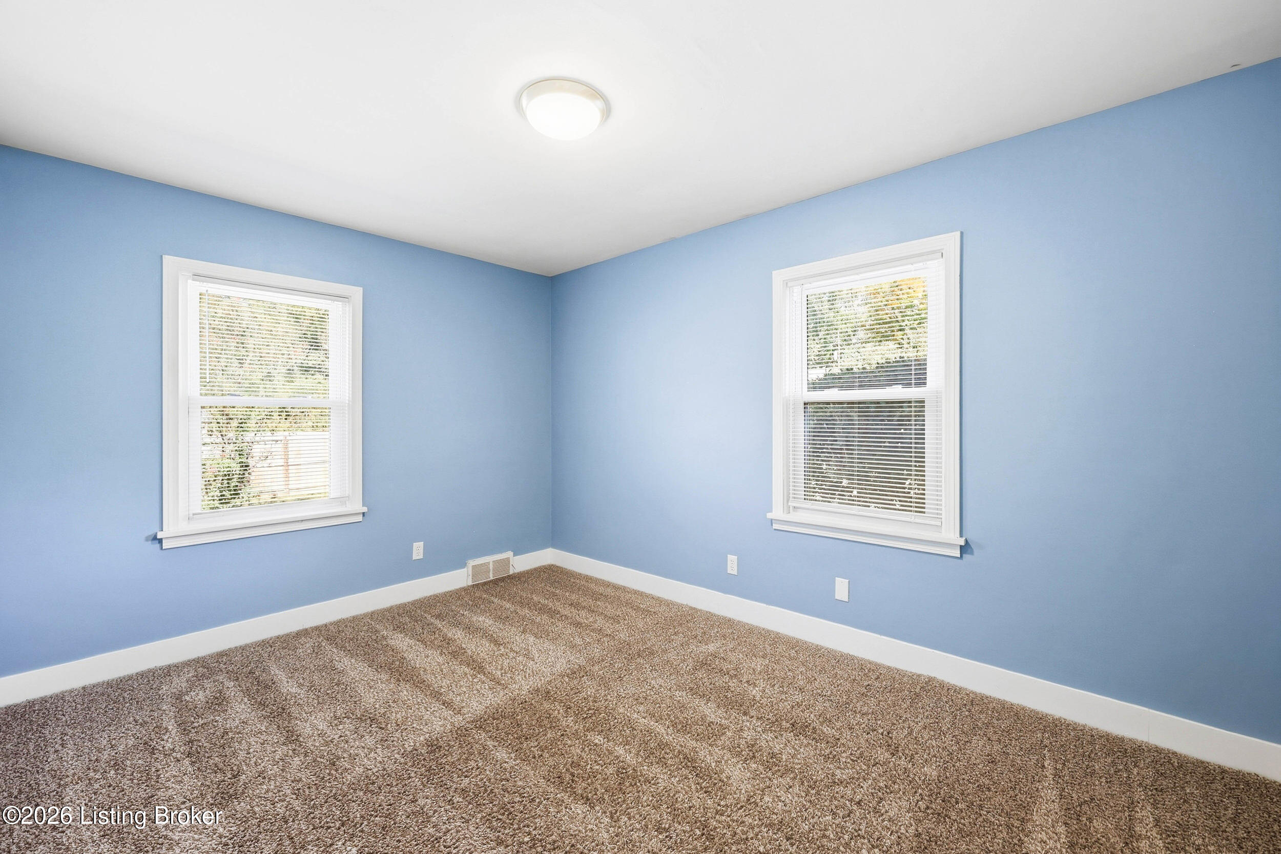 3129 Hewitt Ave Property Photo 24