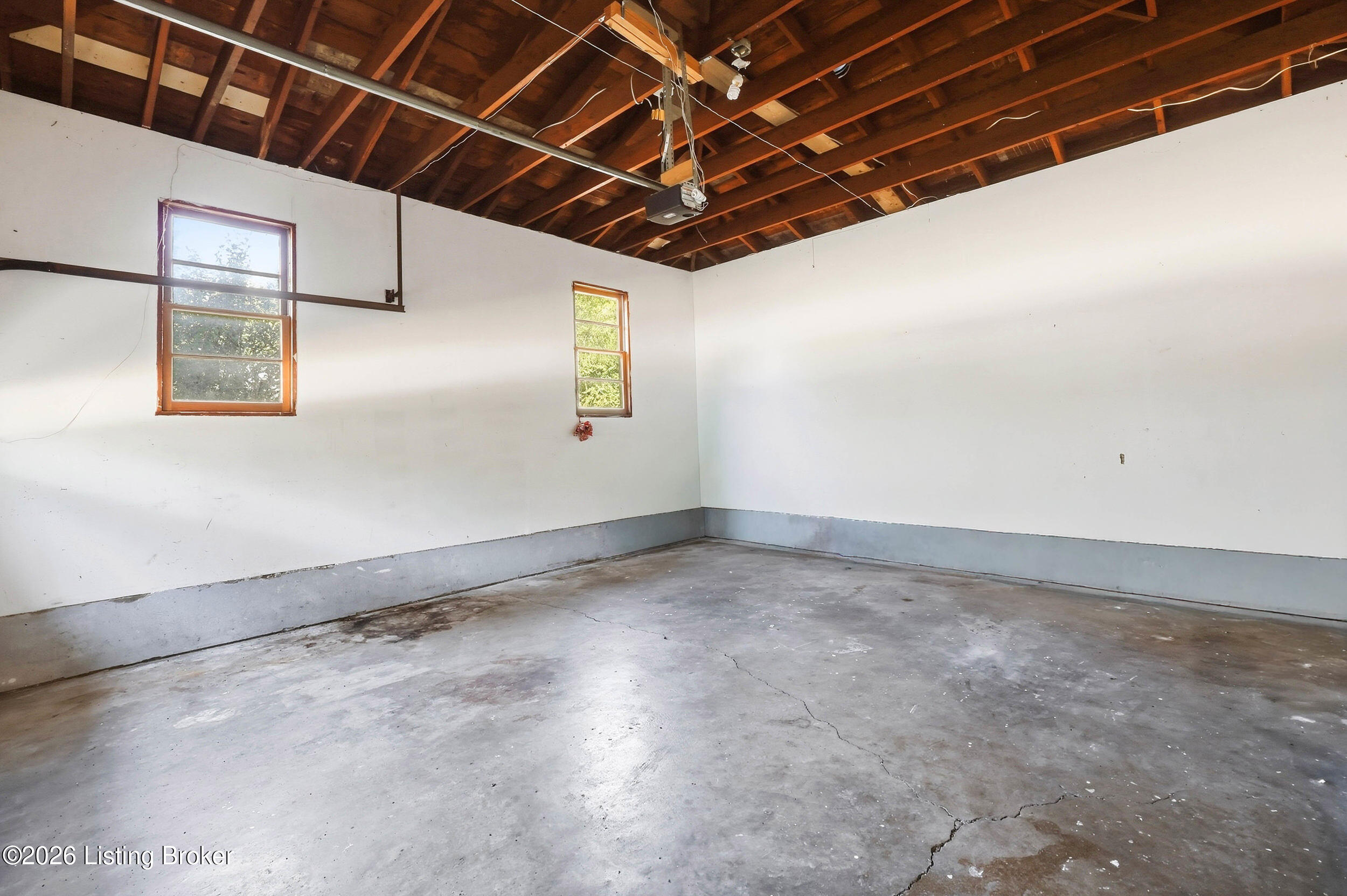 3129 Hewitt Ave Property Photo 38