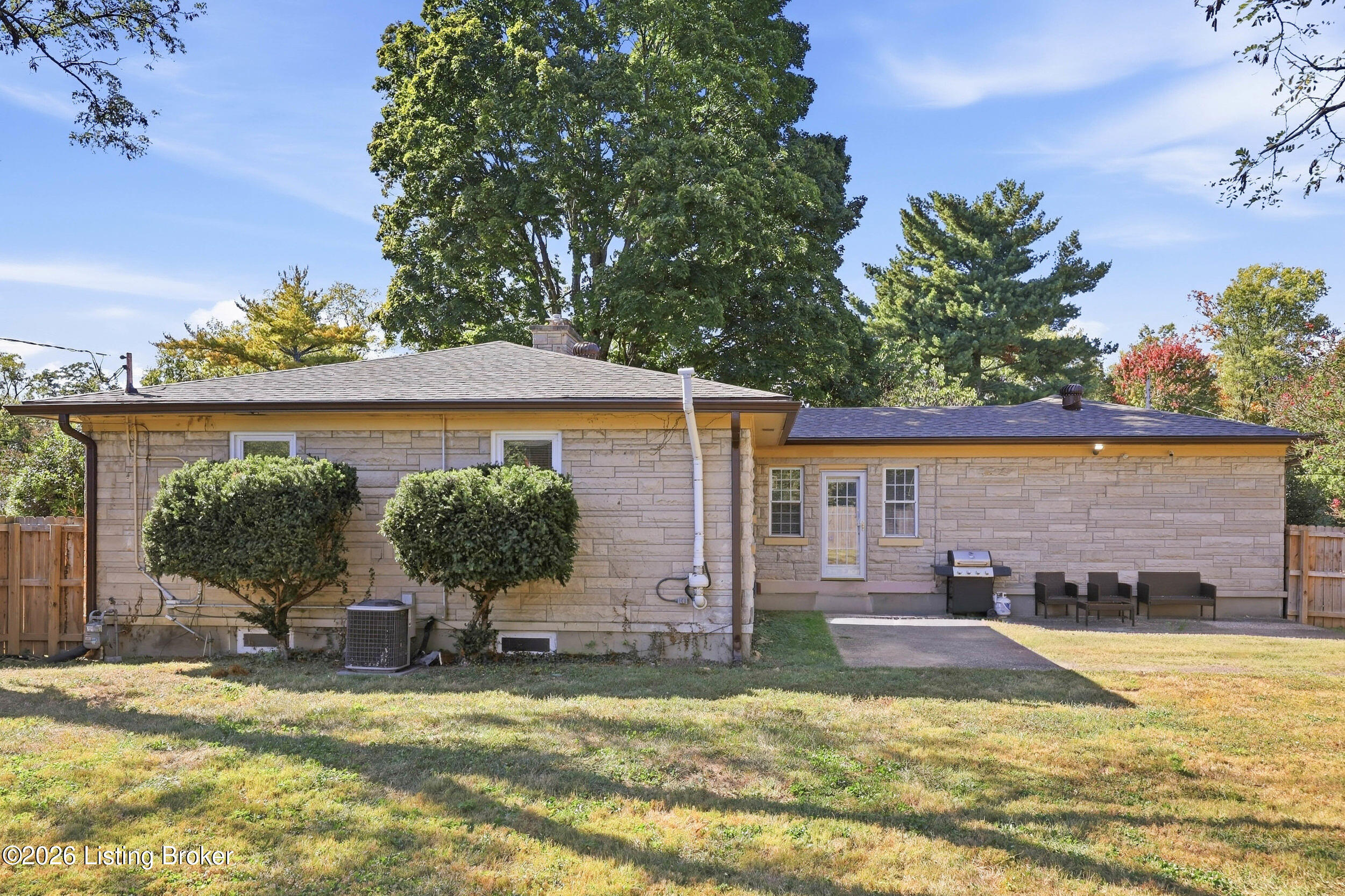 3129 Hewitt Ave Property Photo 46