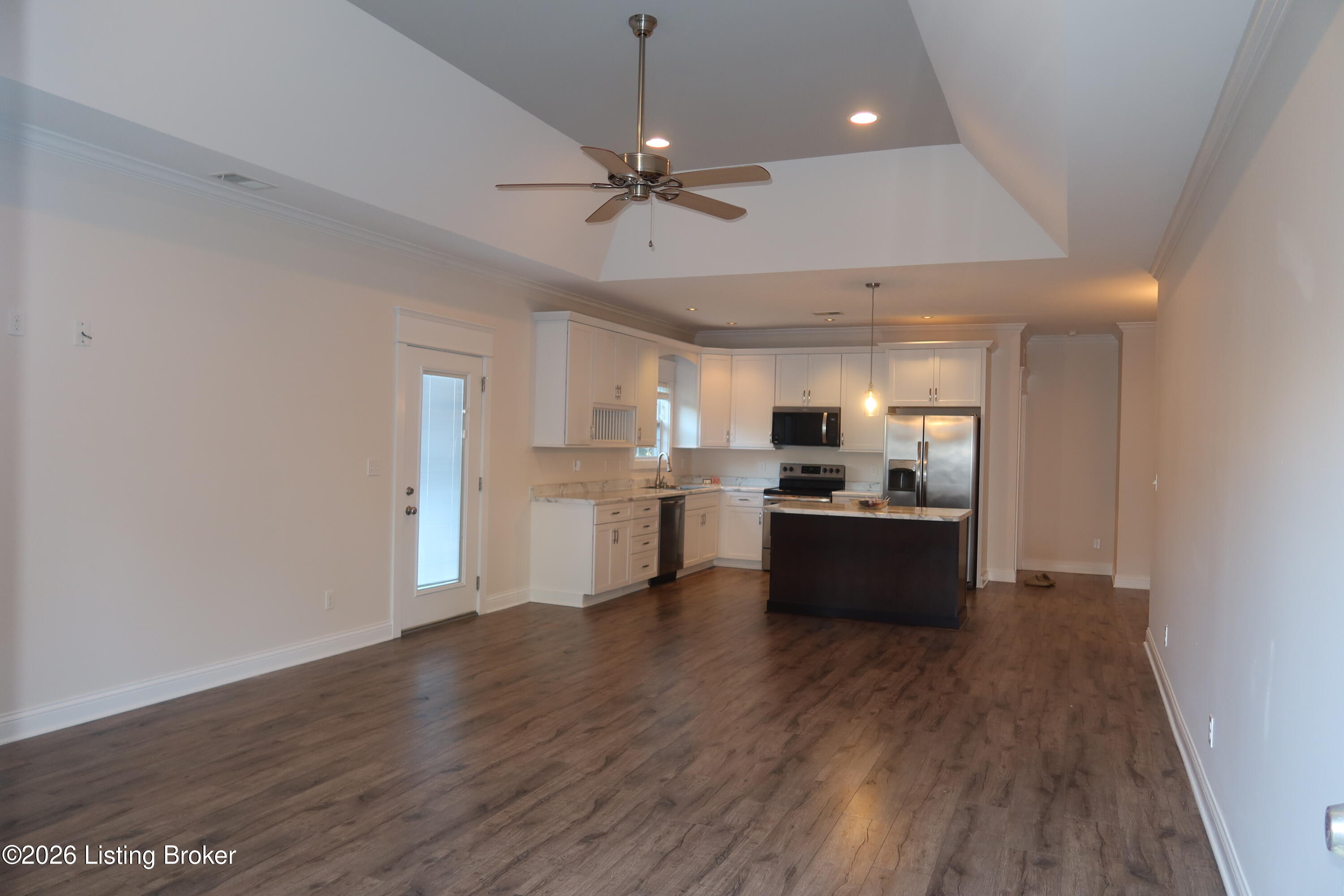 1511 E Crystal Dr # A Property Photo 2