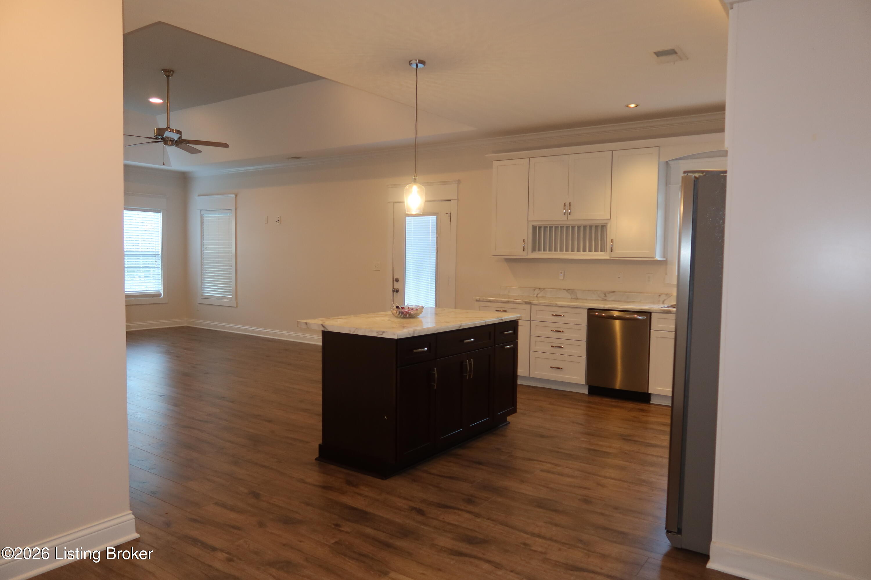1511 E Crystal Dr # A Property Photo 11