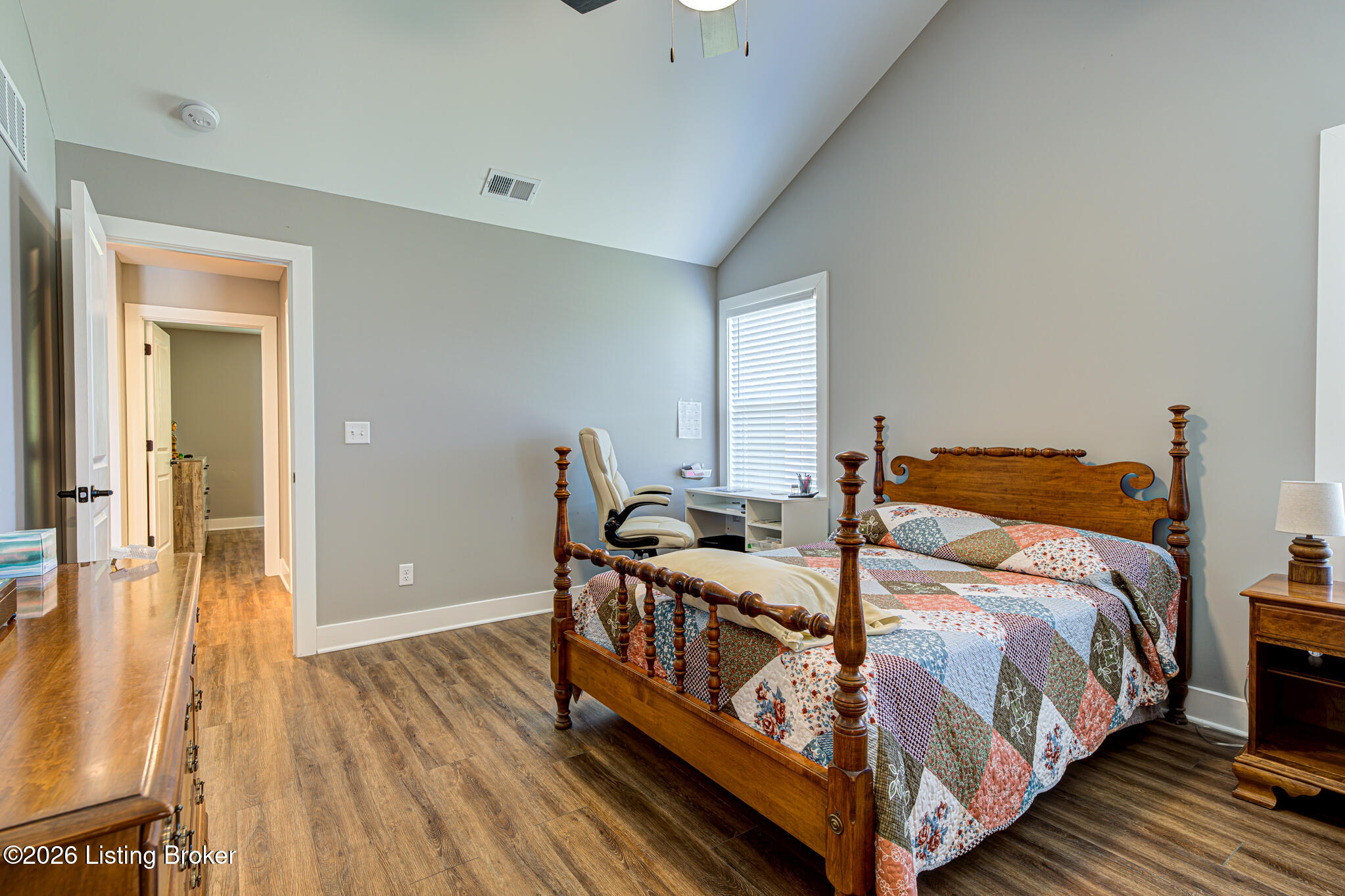 1020 Ray Wimsett Blvd B Property Photo 15
