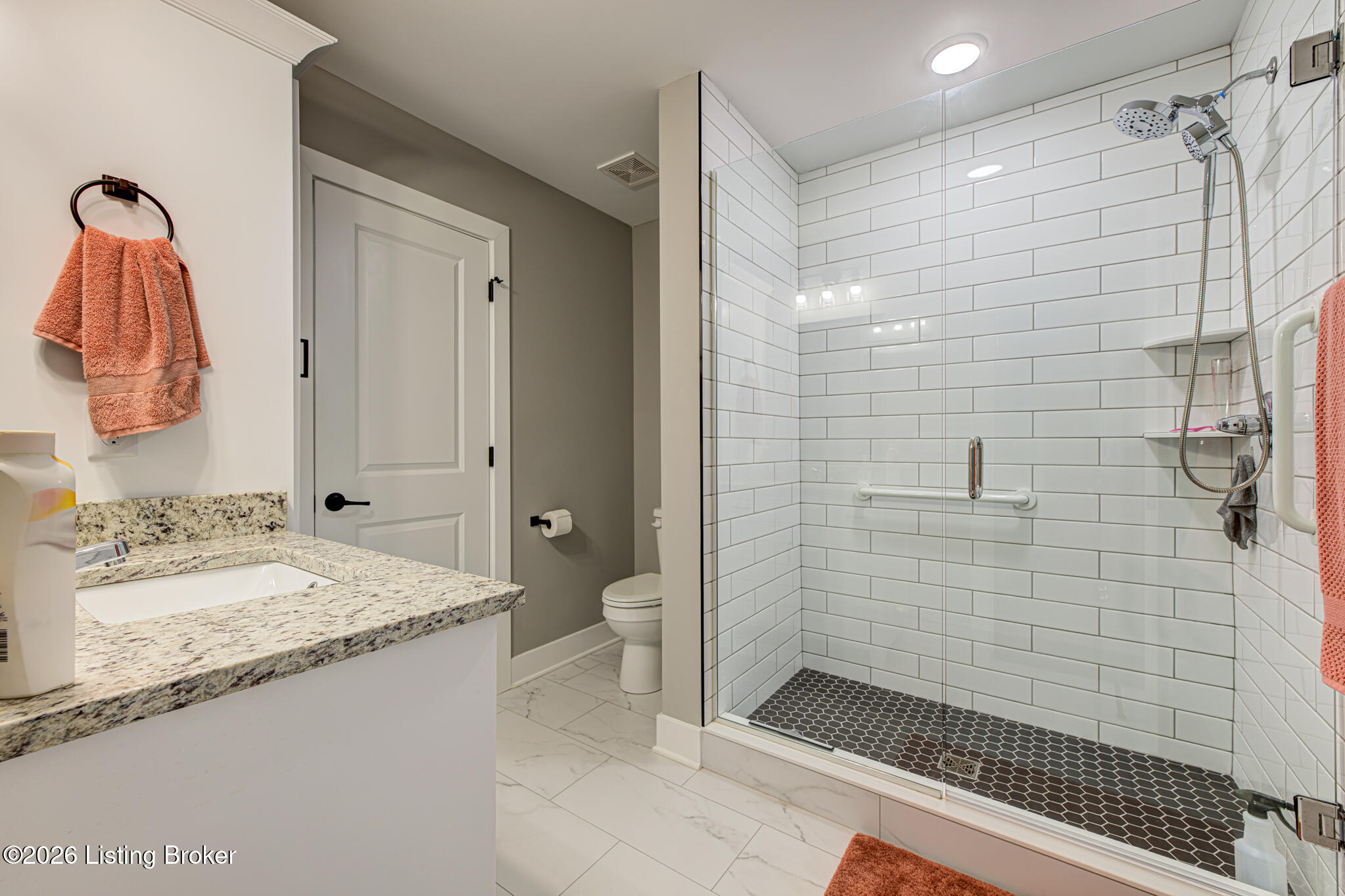 1020 Ray Wimsett Blvd B Property Photo 16