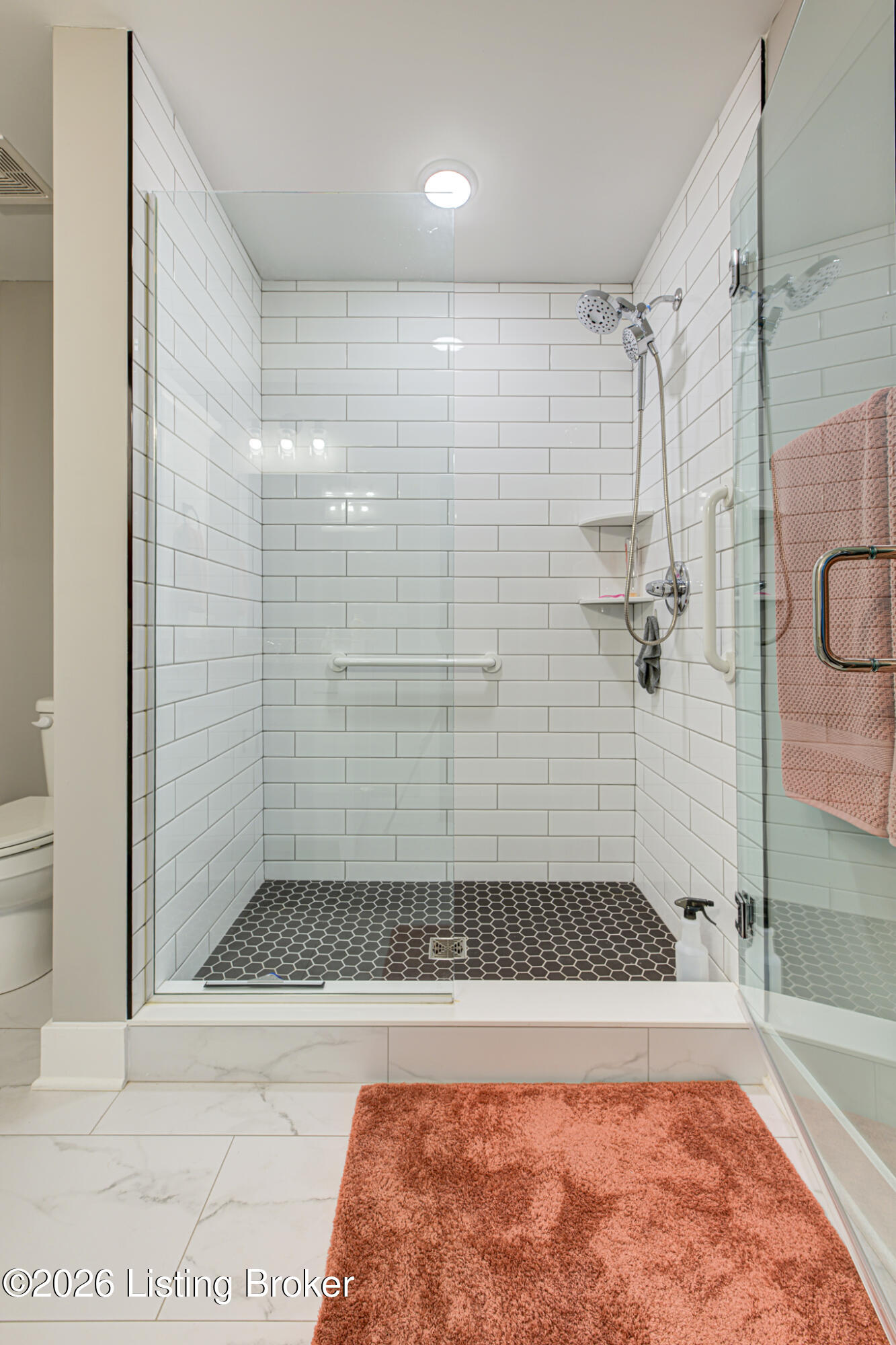 1020 Ray Wimsett Blvd B Property Photo 18