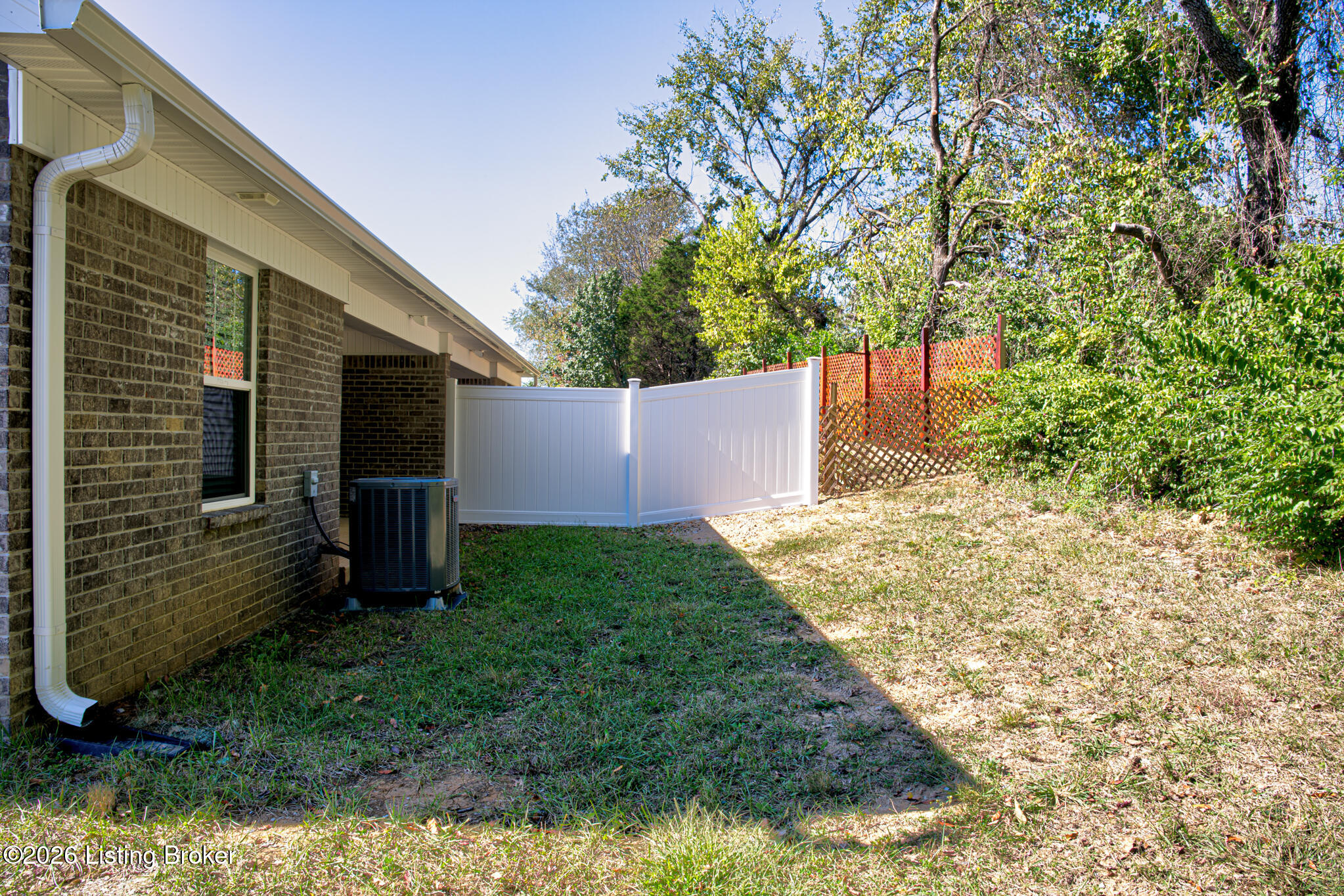 1020 Ray Wimsett Blvd B Property Photo 28