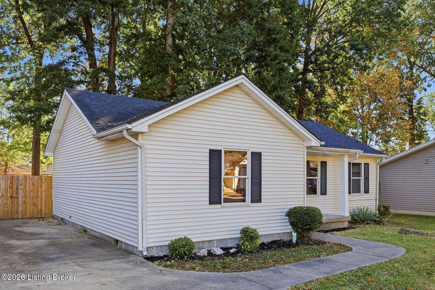 1430 Forest Dr Property Photo 13