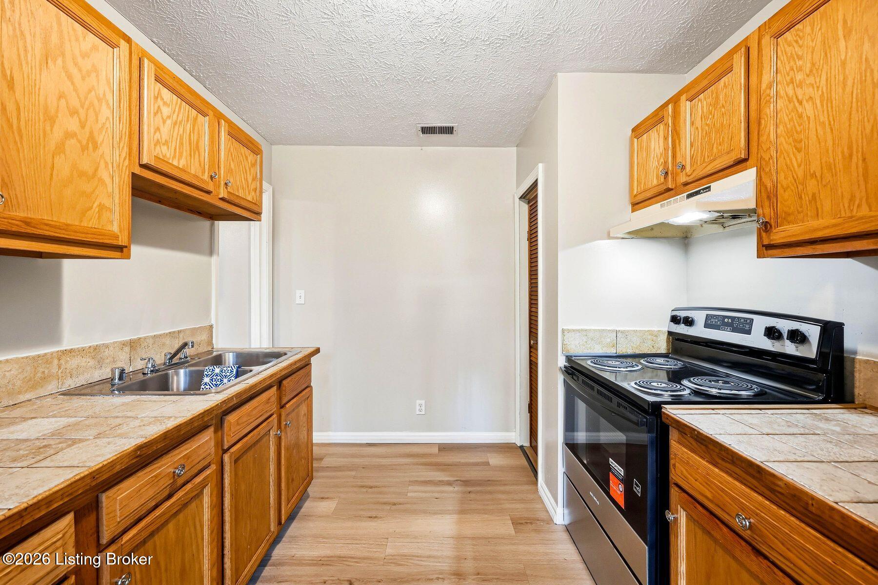 1430 Forest Dr Property Photo 25