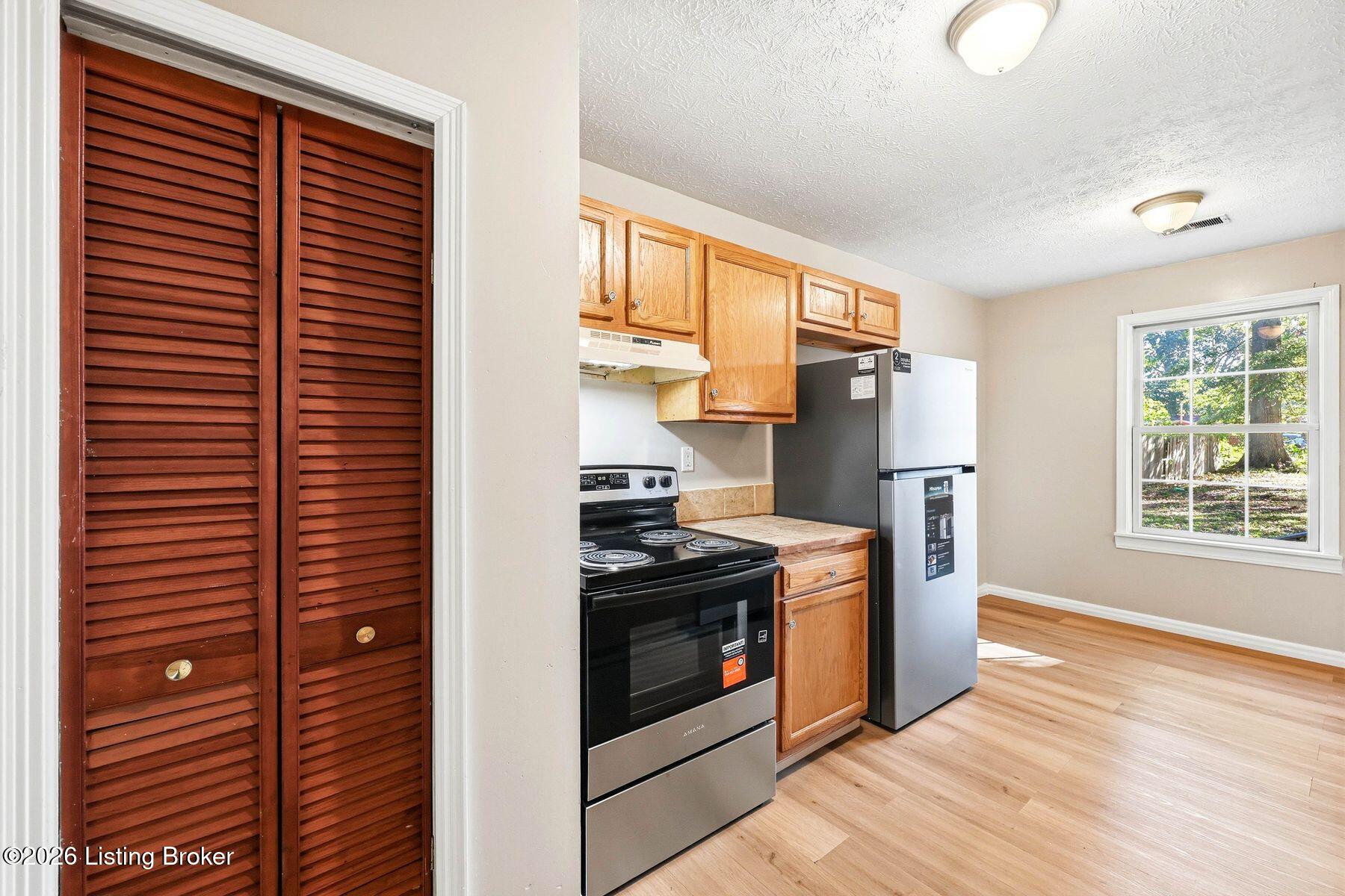 1430 Forest Dr Property Photo 27