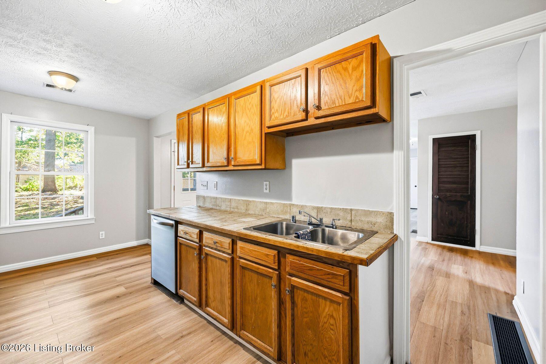 1430 Forest Dr Property Photo 47