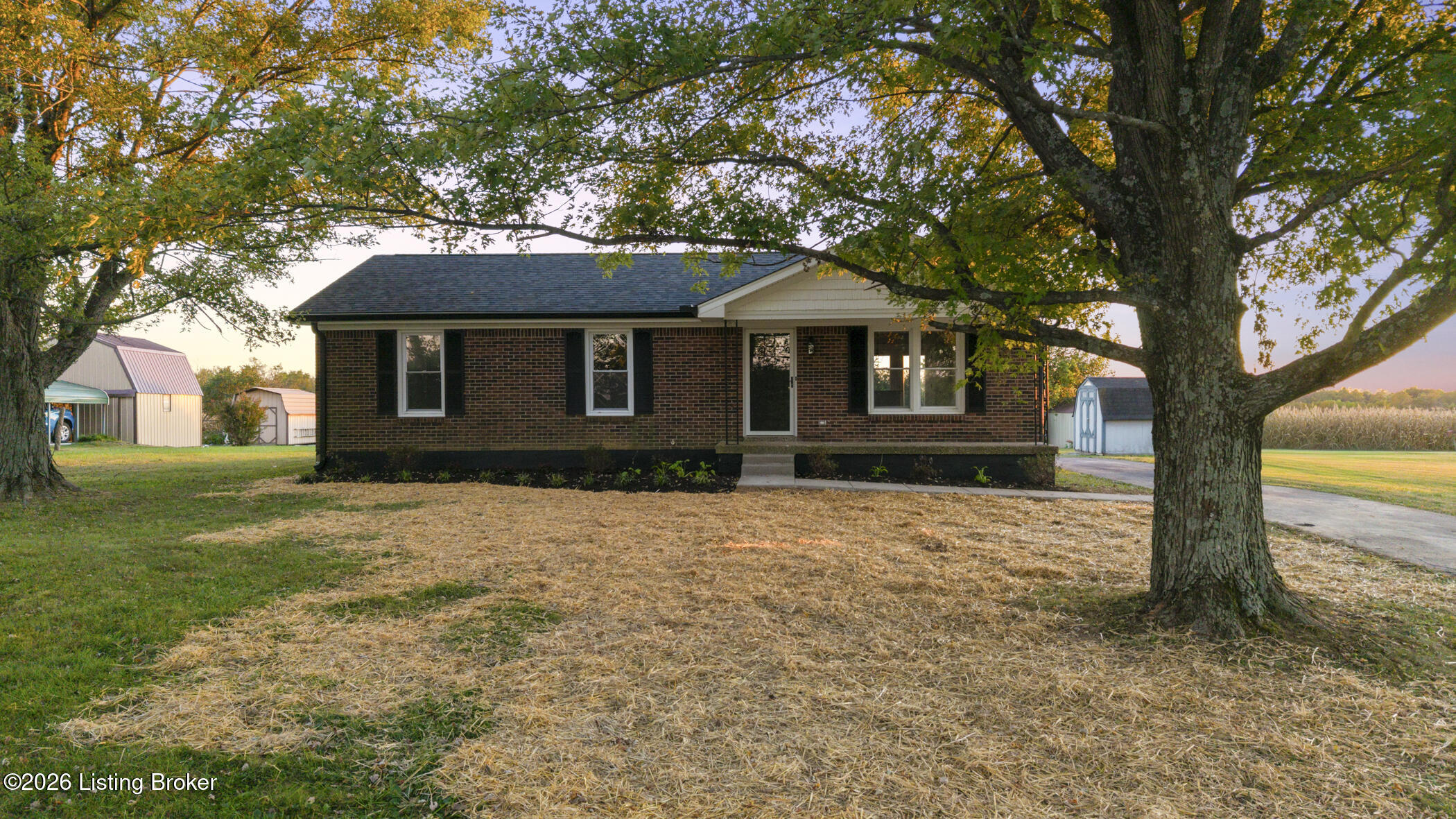 811 Giltner Rd Property Photo 2