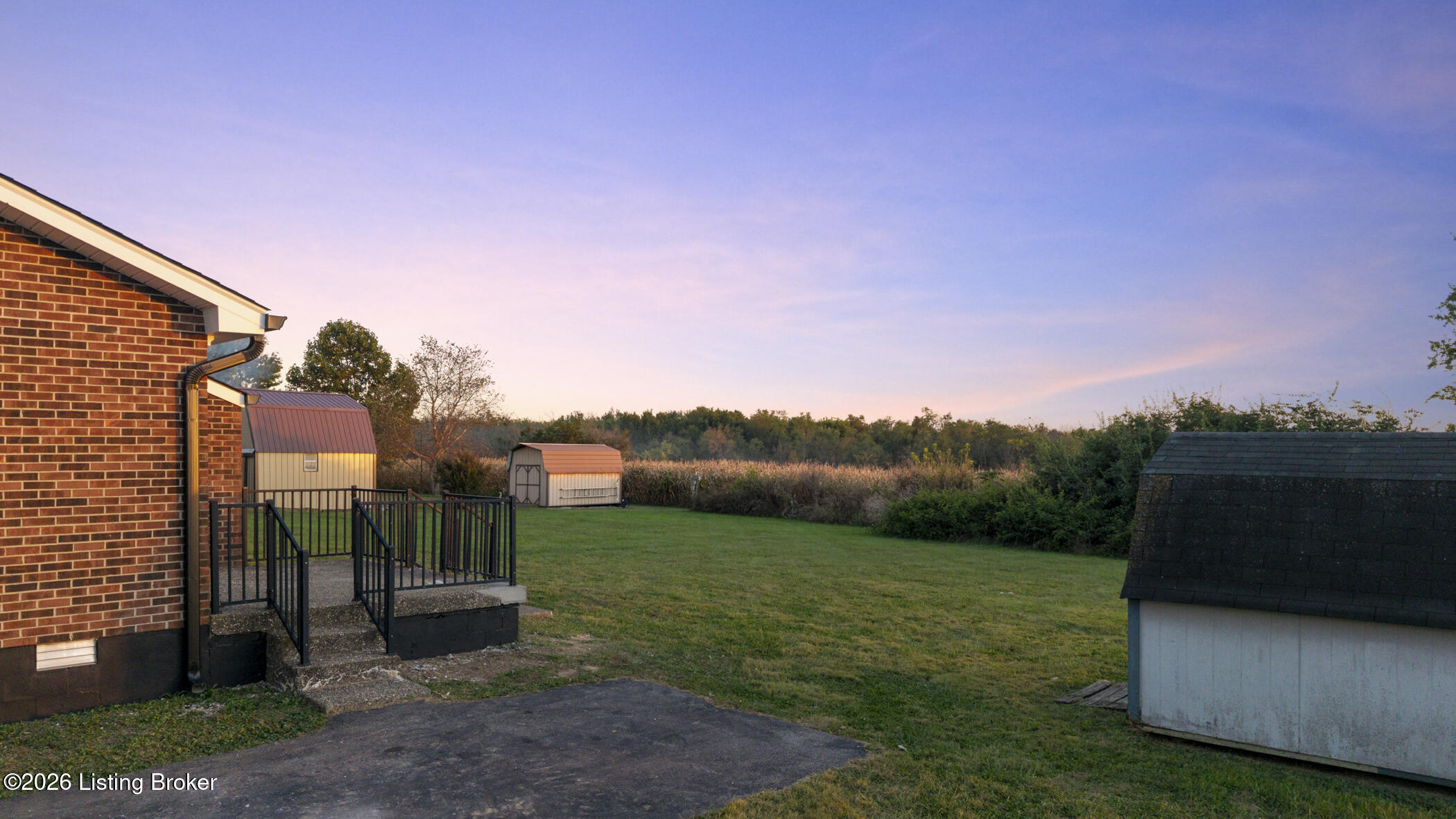 811 Giltner Rd Property Photo 3