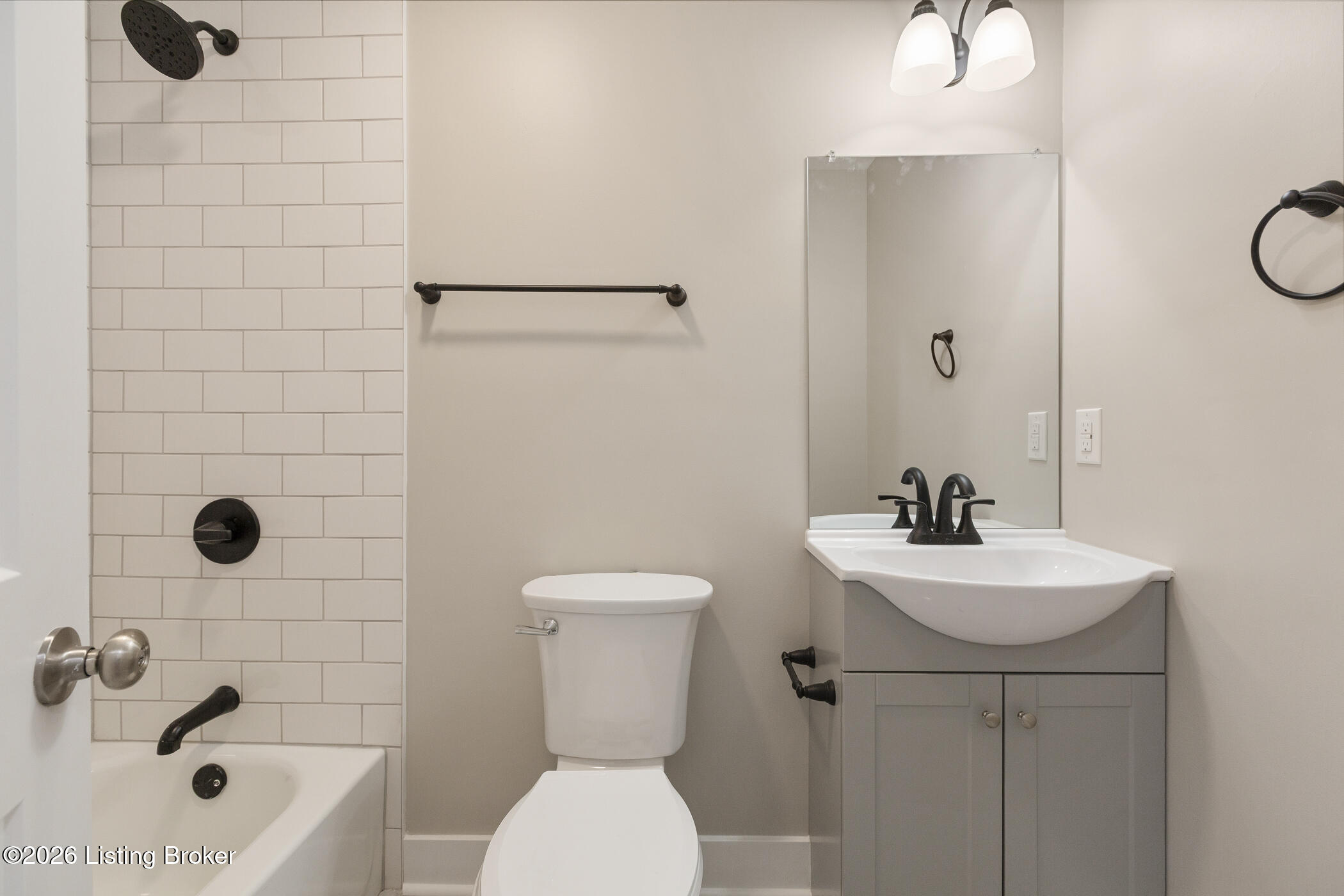 811 Giltner Rd Property Photo 17