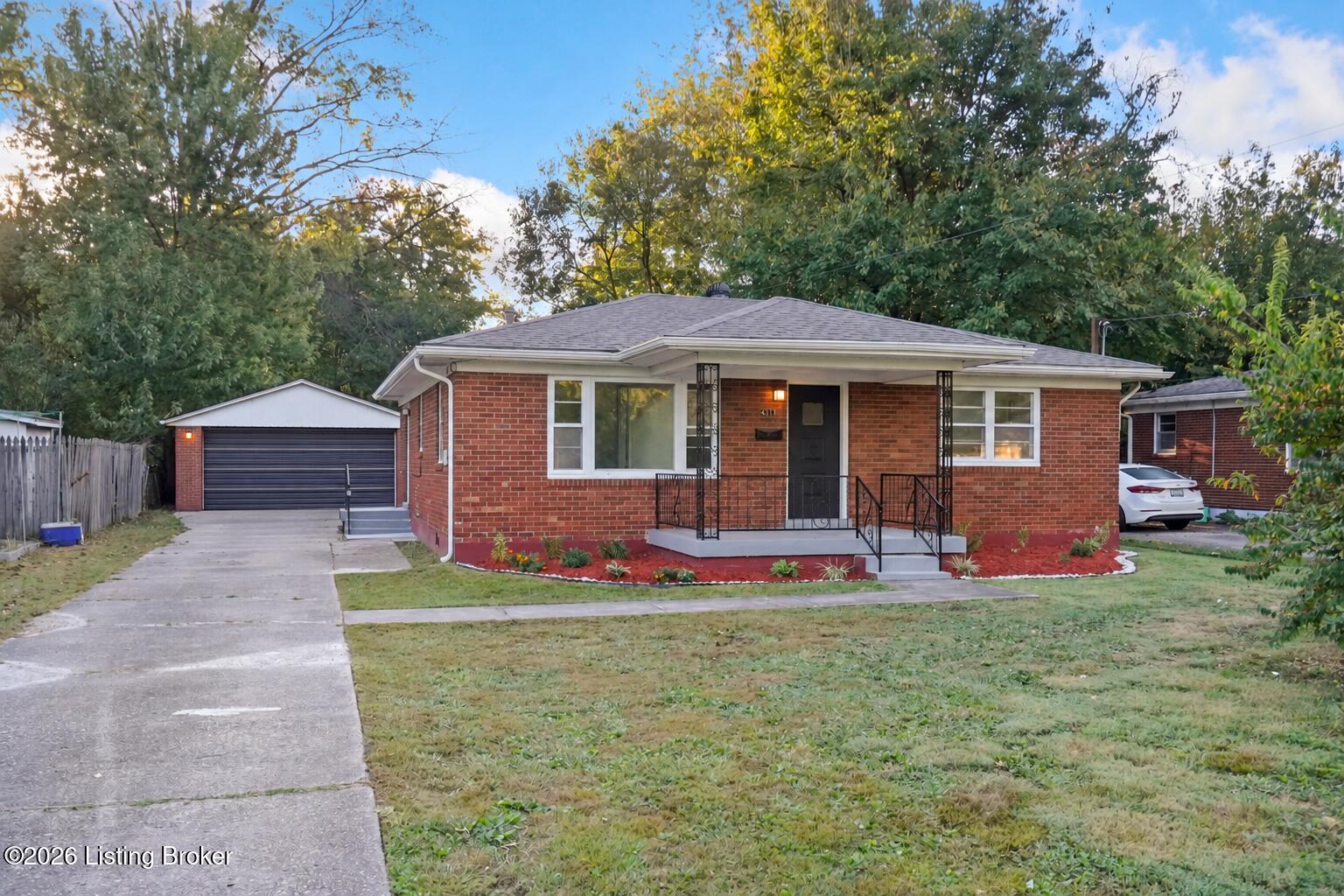 4313 Lynnview Dr Property Photo 1