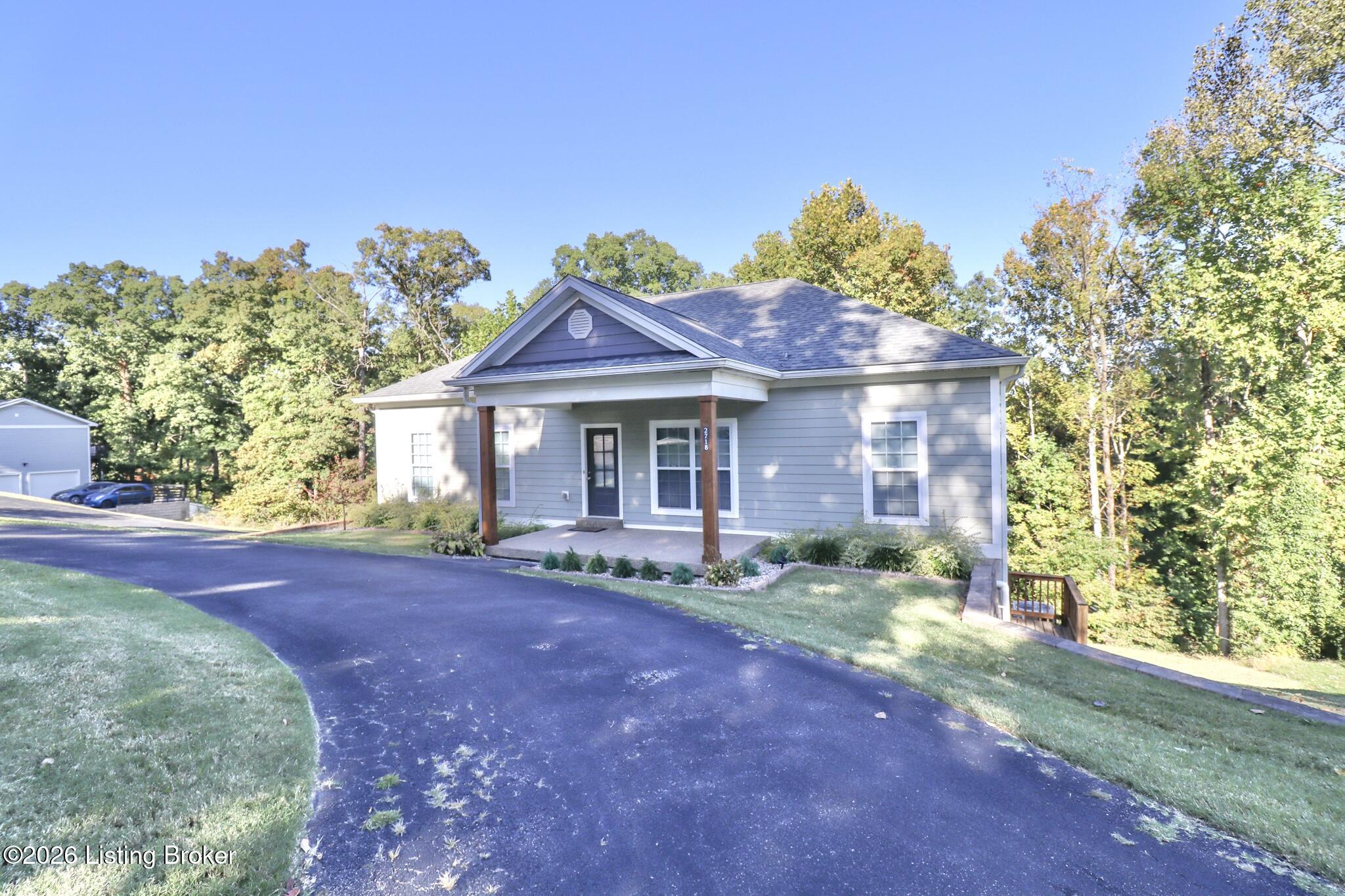 2718 Windsor Forest Dr Property Photo 5