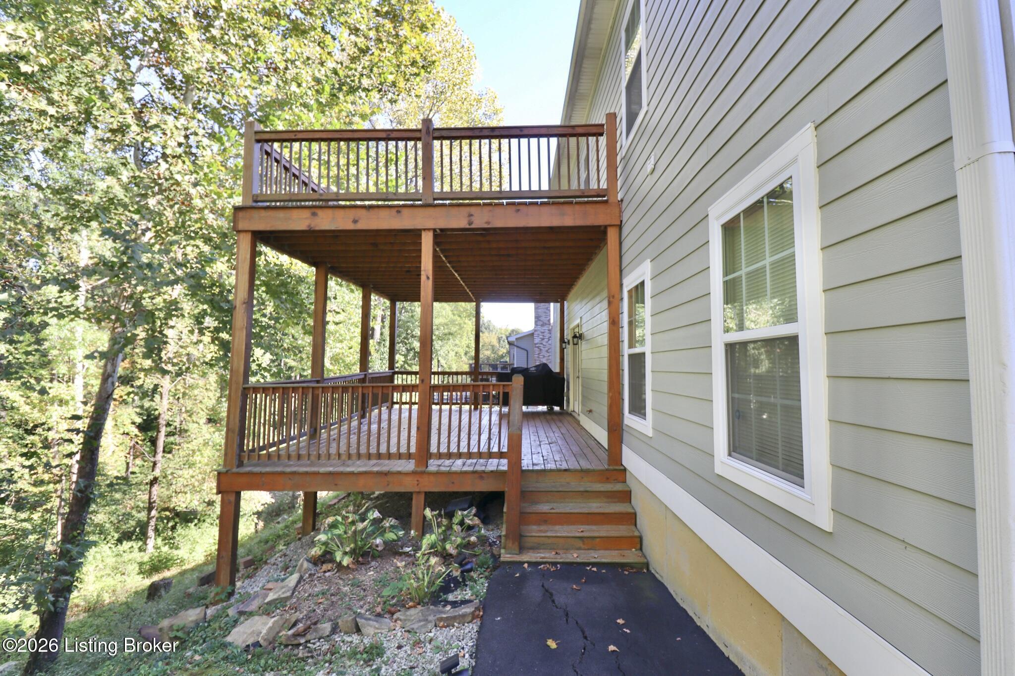 2718 Windsor Forest Dr Property Photo 15