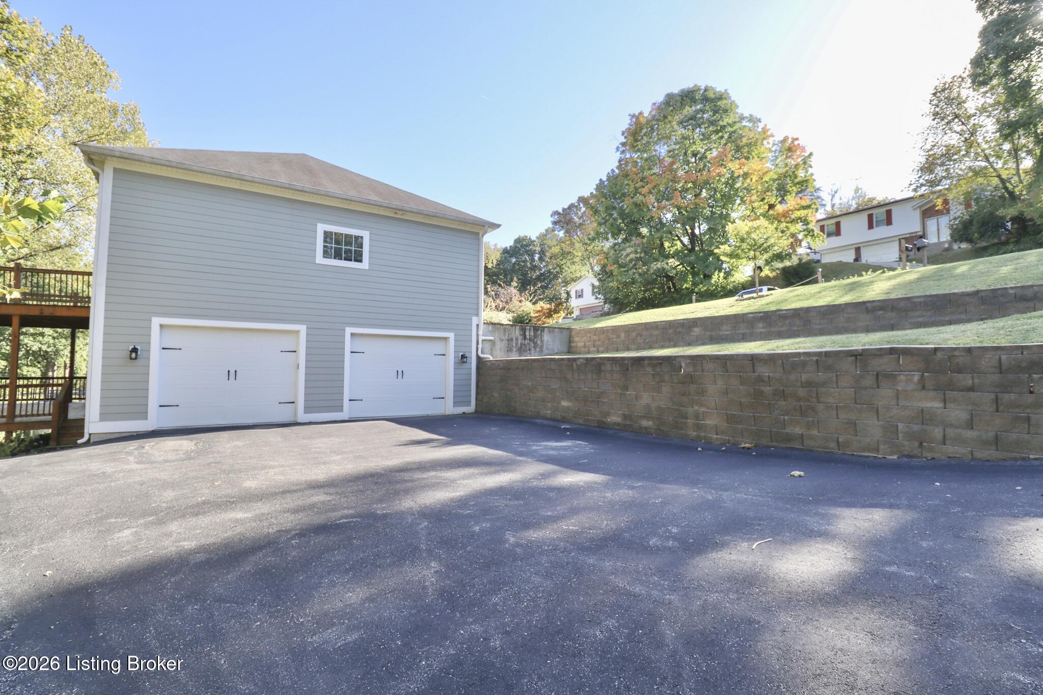 2718 Windsor Forest Dr Property Photo 16