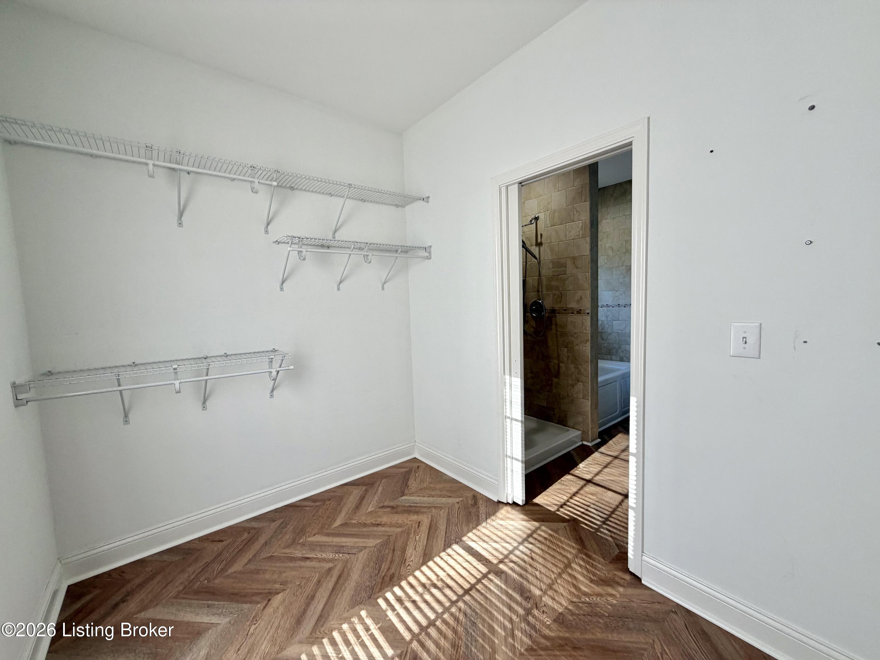 2718 Windsor Forest Dr Property Photo 24
