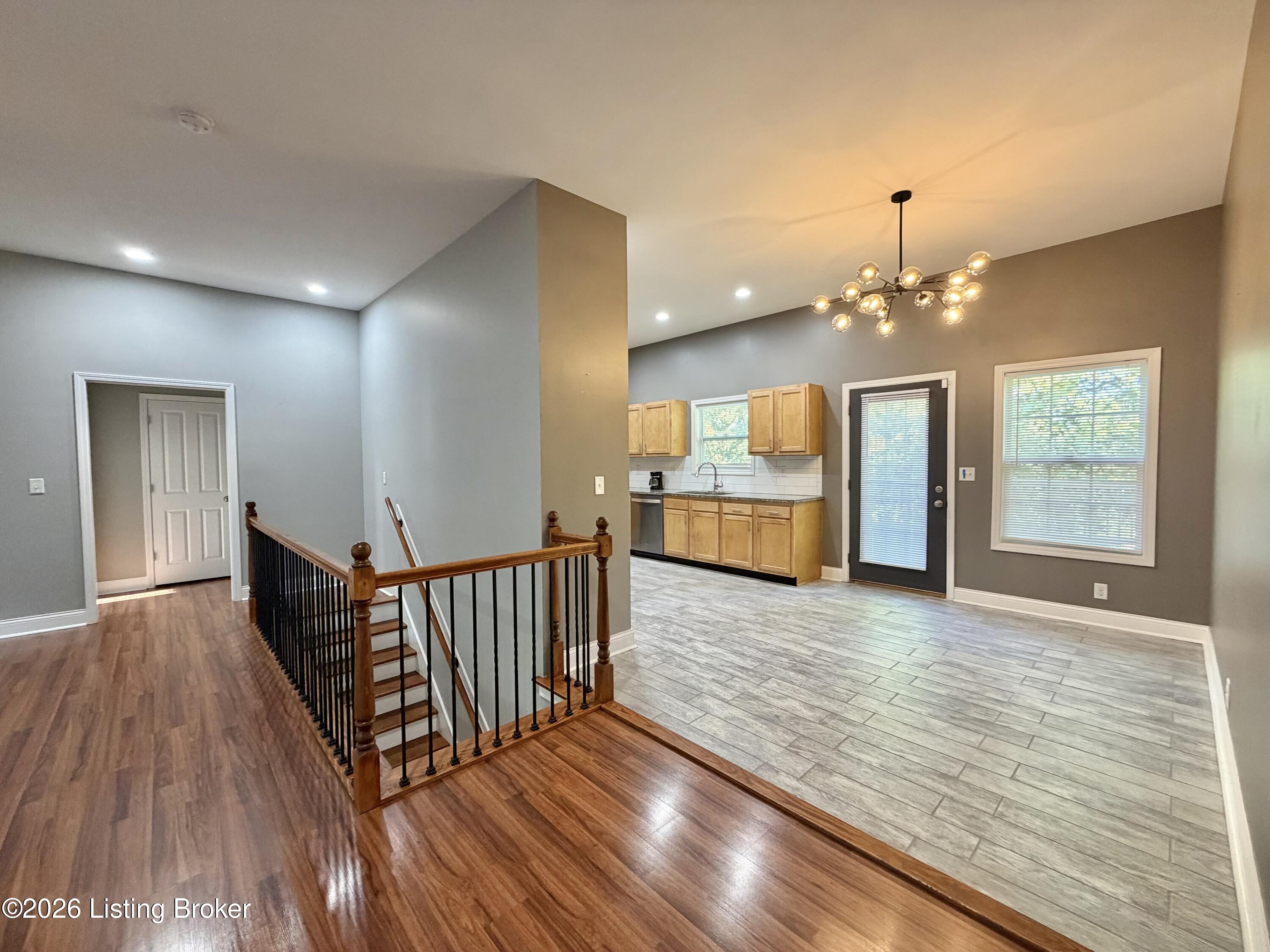 2718 Windsor Forest Dr Property Photo 32