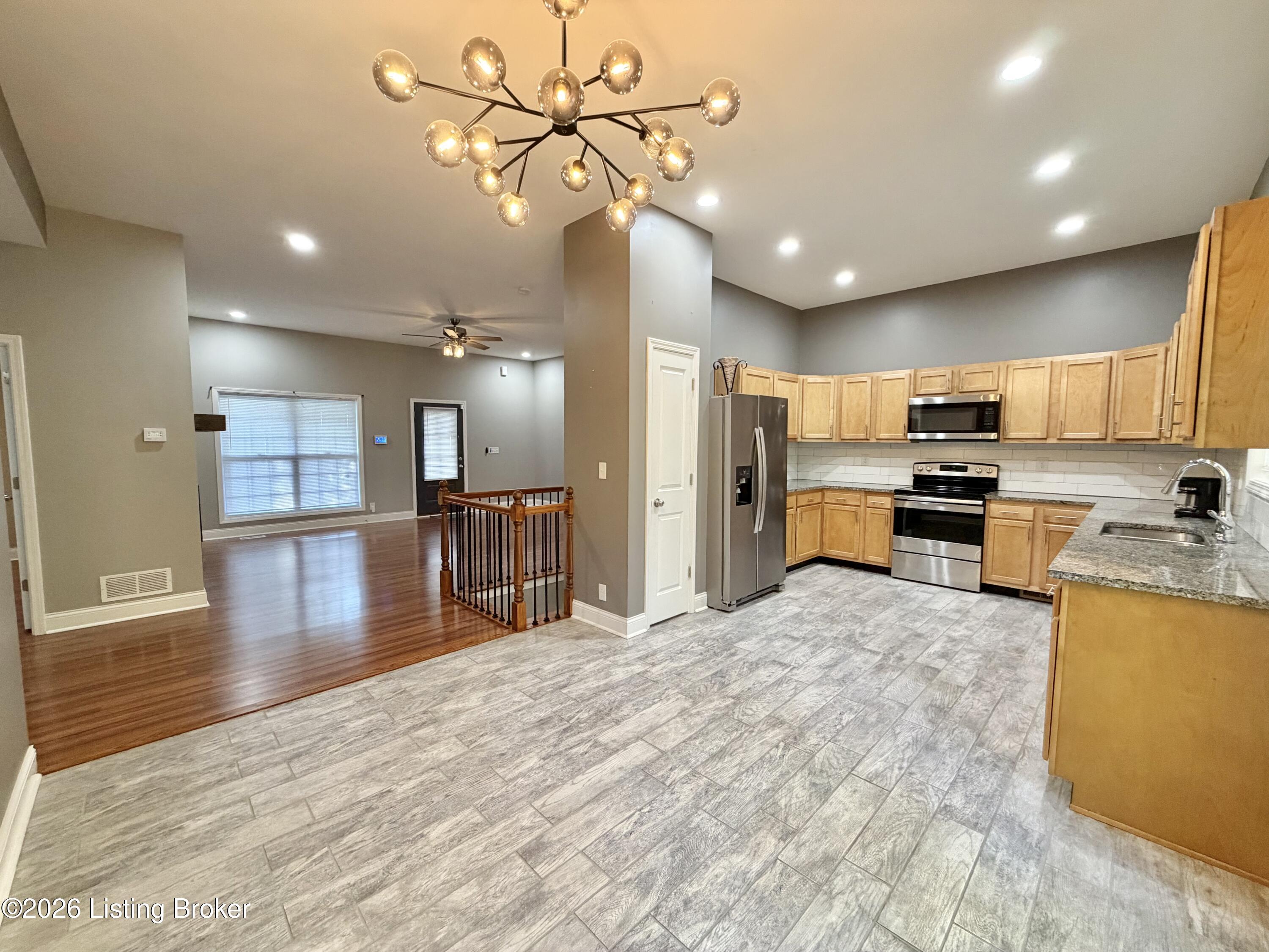 2718 Windsor Forest Dr Property Photo 60