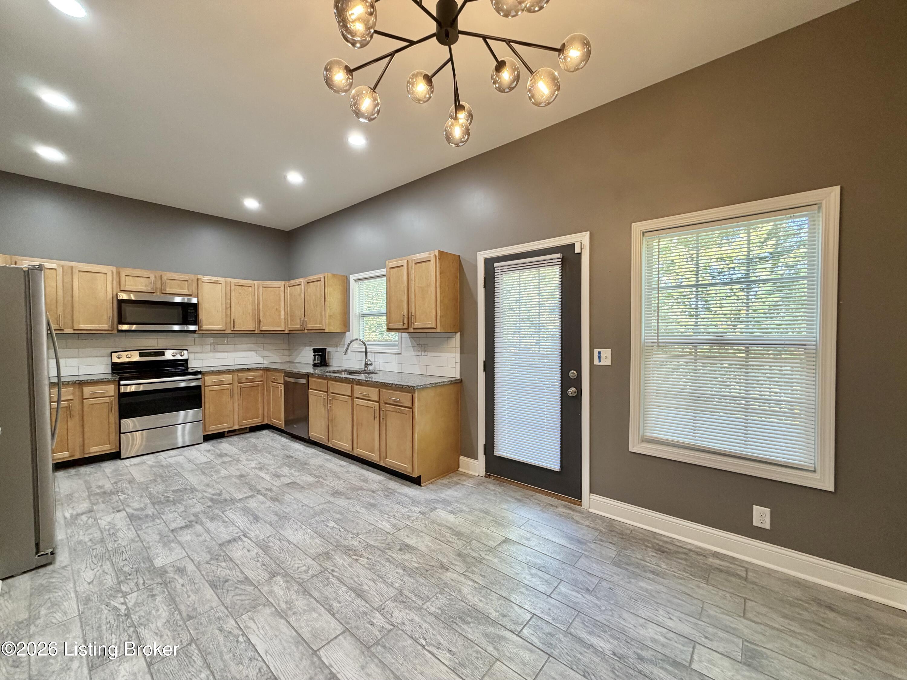 2718 Windsor Forest Dr Property Photo 61