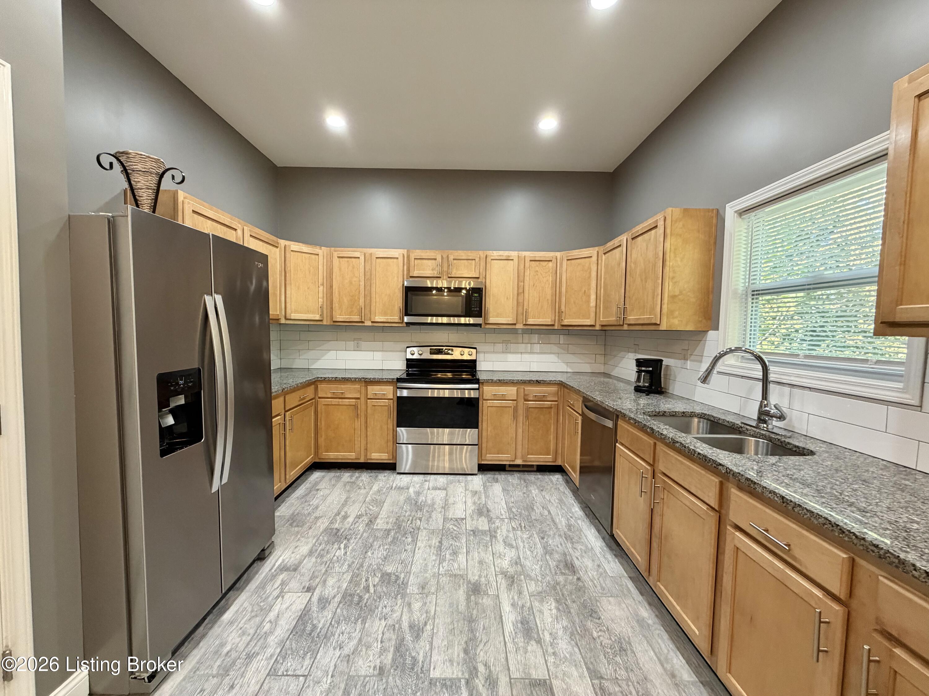 2718 Windsor Forest Dr Property Photo 62