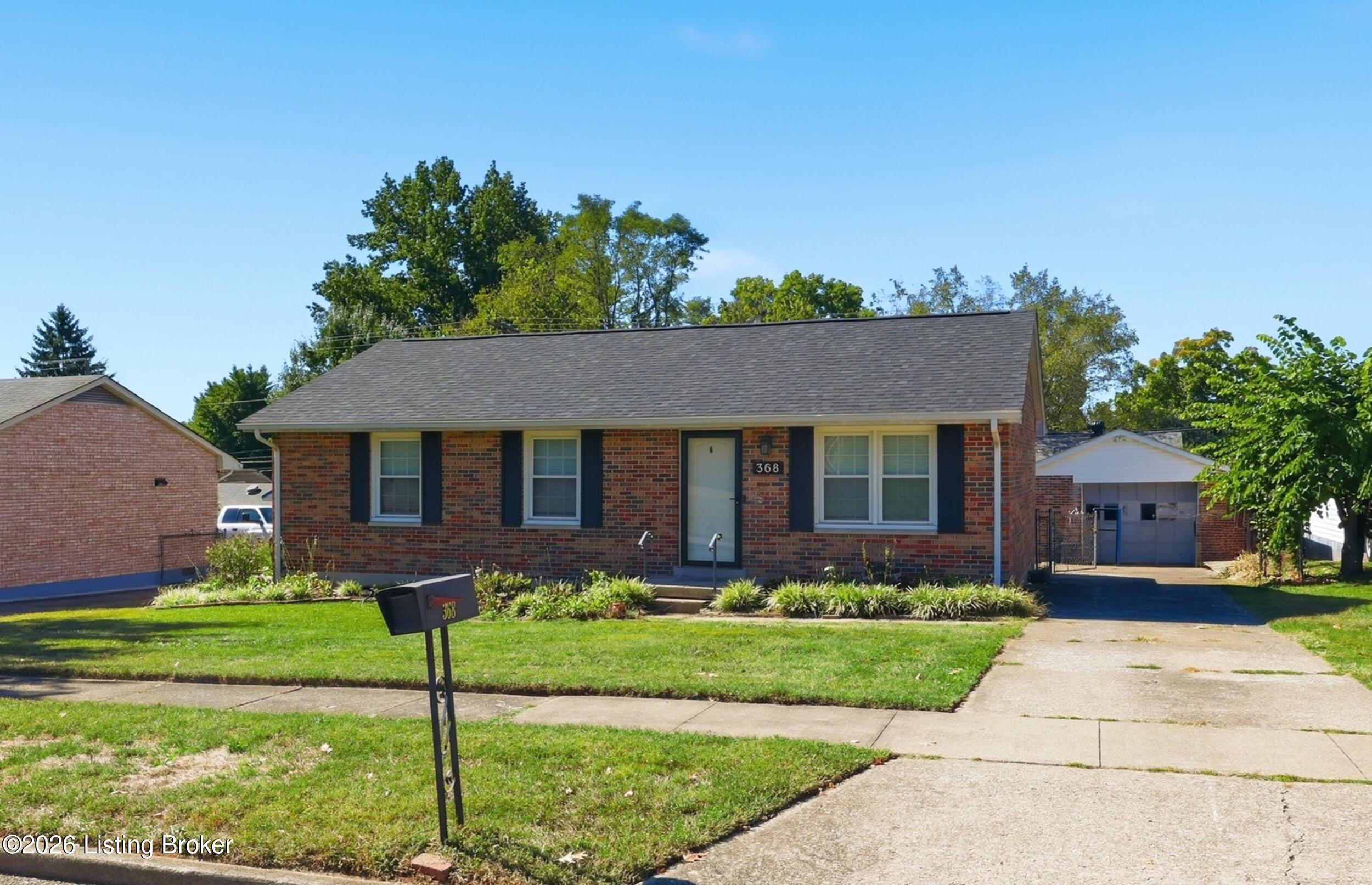 368 Rookwood Pkwy Property Photo 1