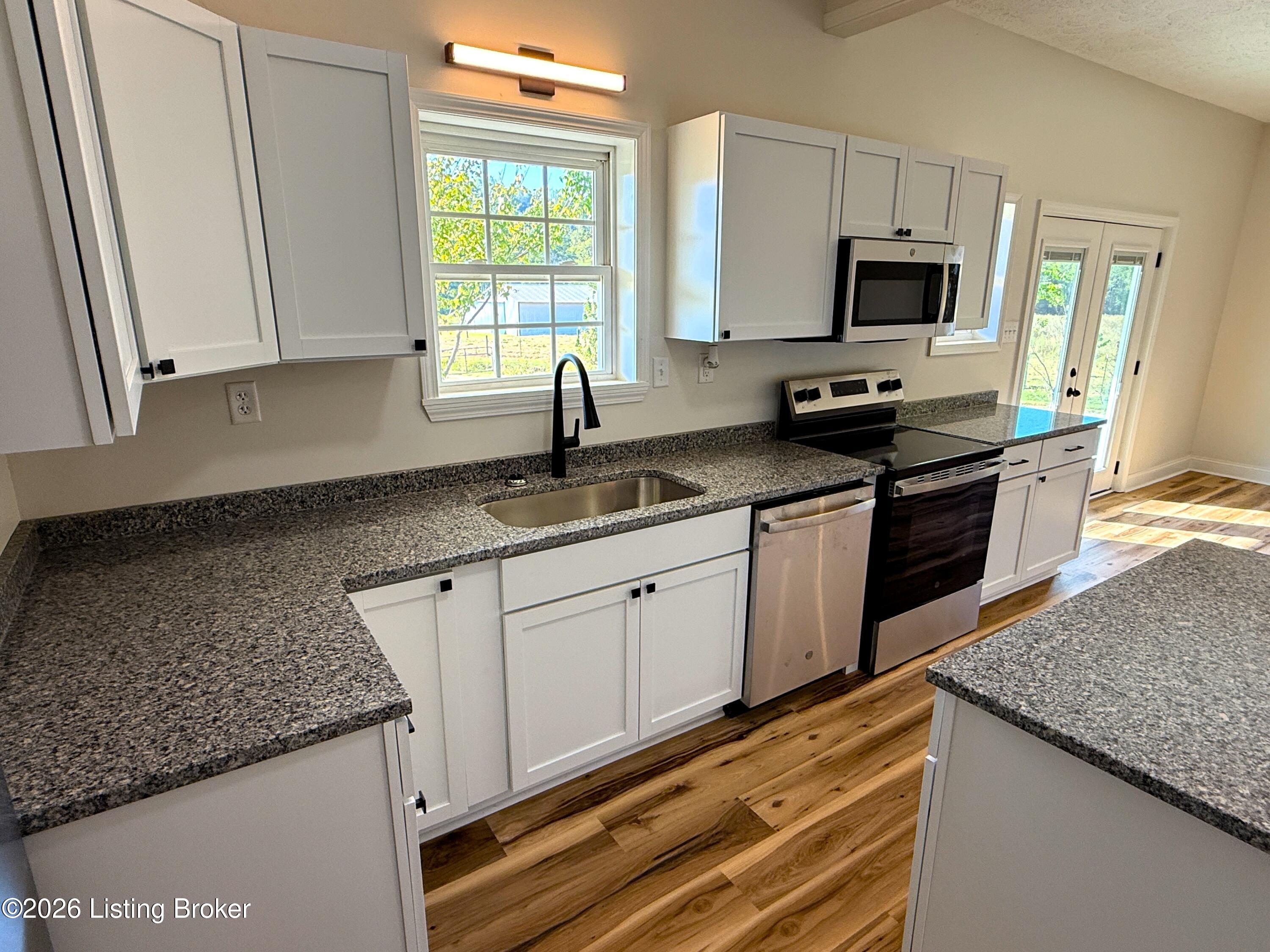 2902 Woods Creek Rd Property Photo 20
