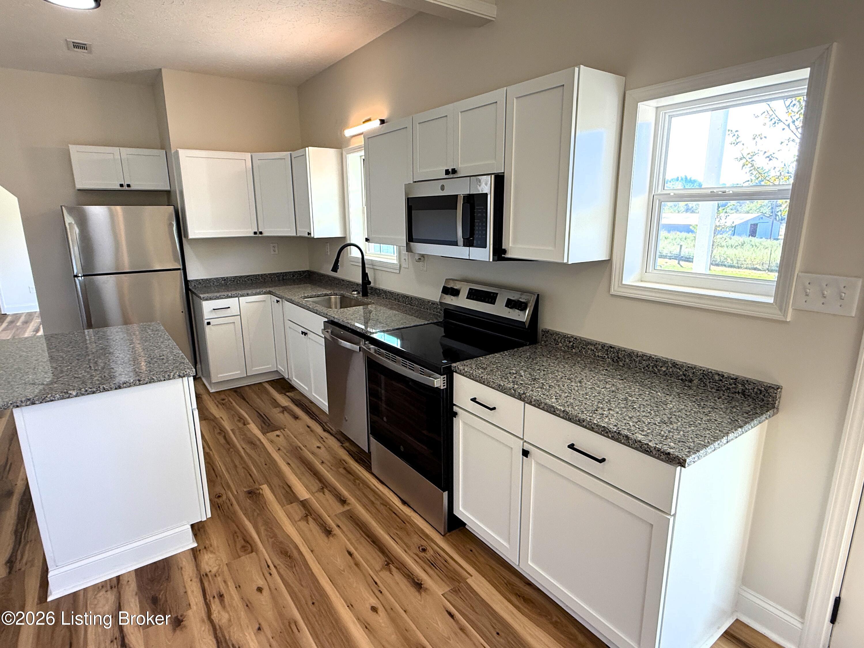 2902 Woods Creek Rd Property Photo 21