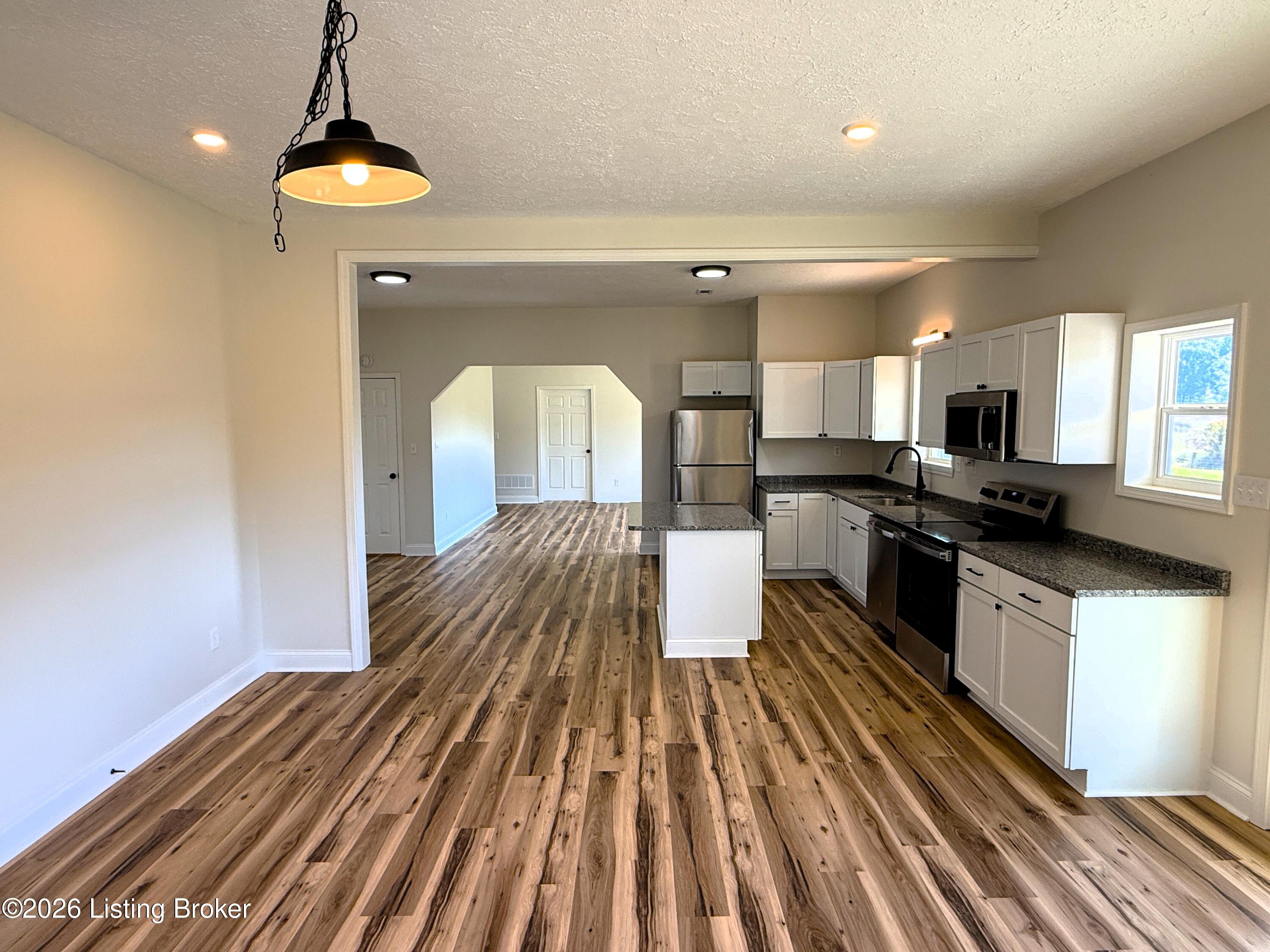 2902 Woods Creek Rd Property Photo 22