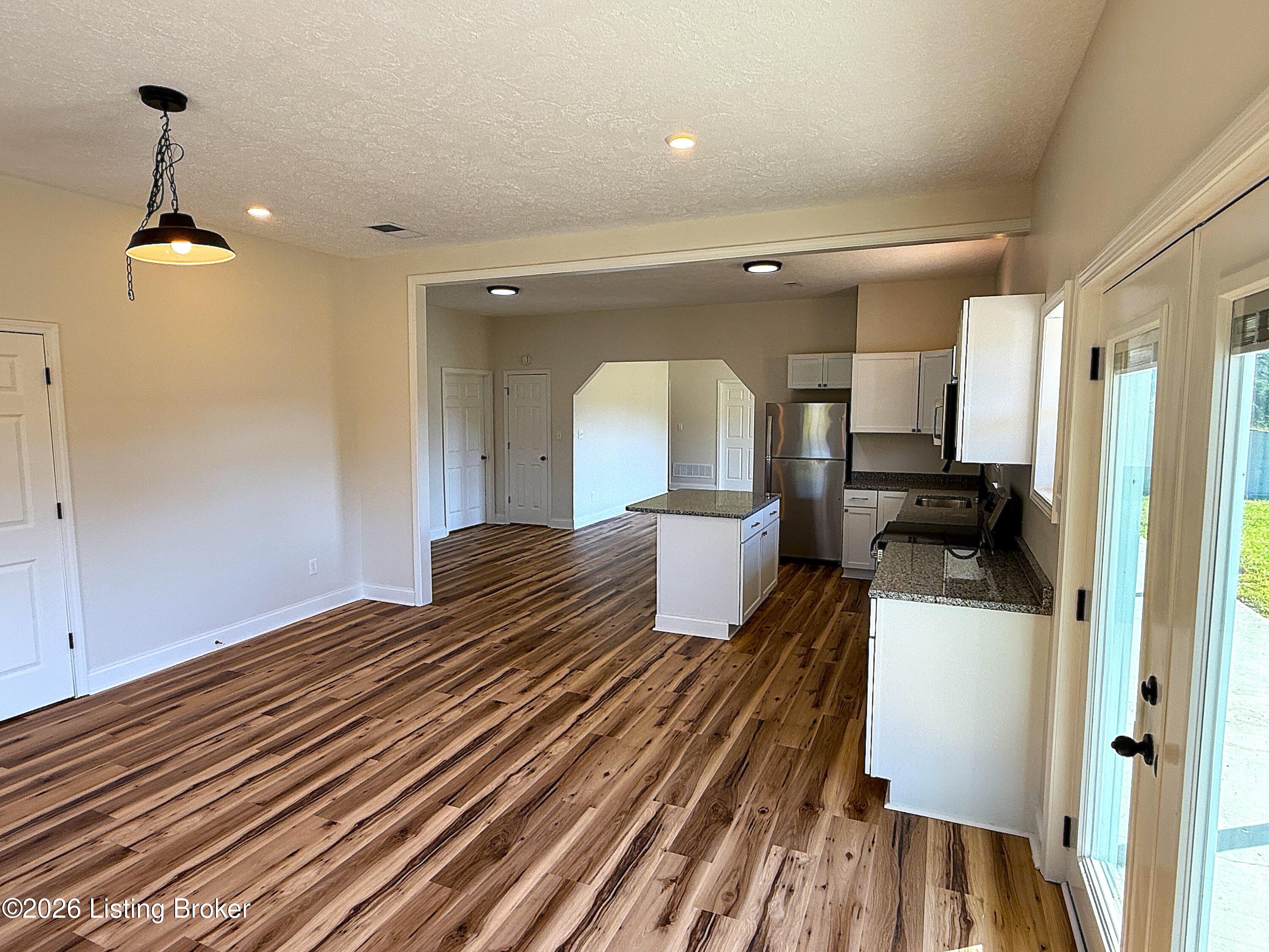 2902 Woods Creek Rd Property Photo 23