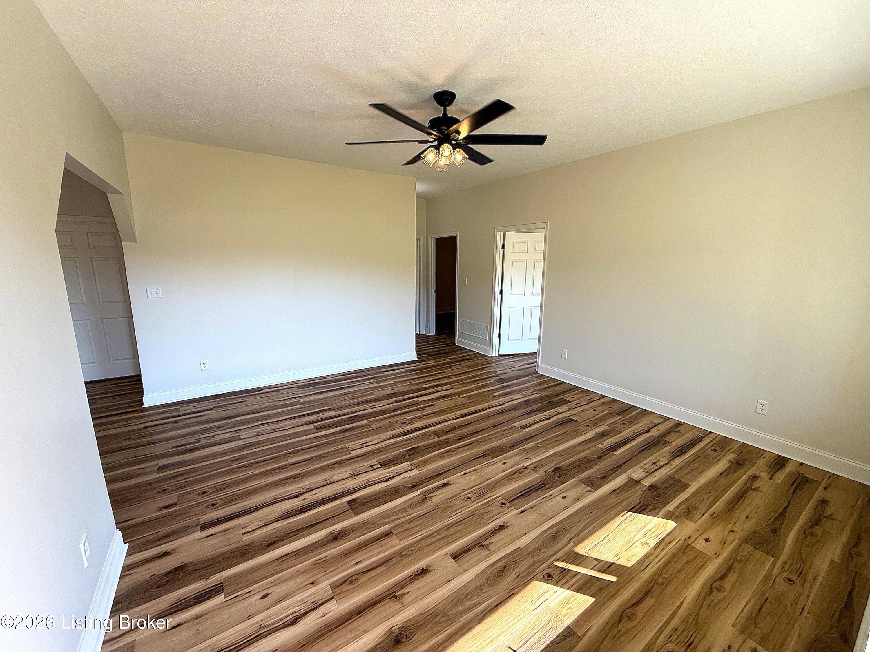 2902 Woods Creek Rd Property Photo 27