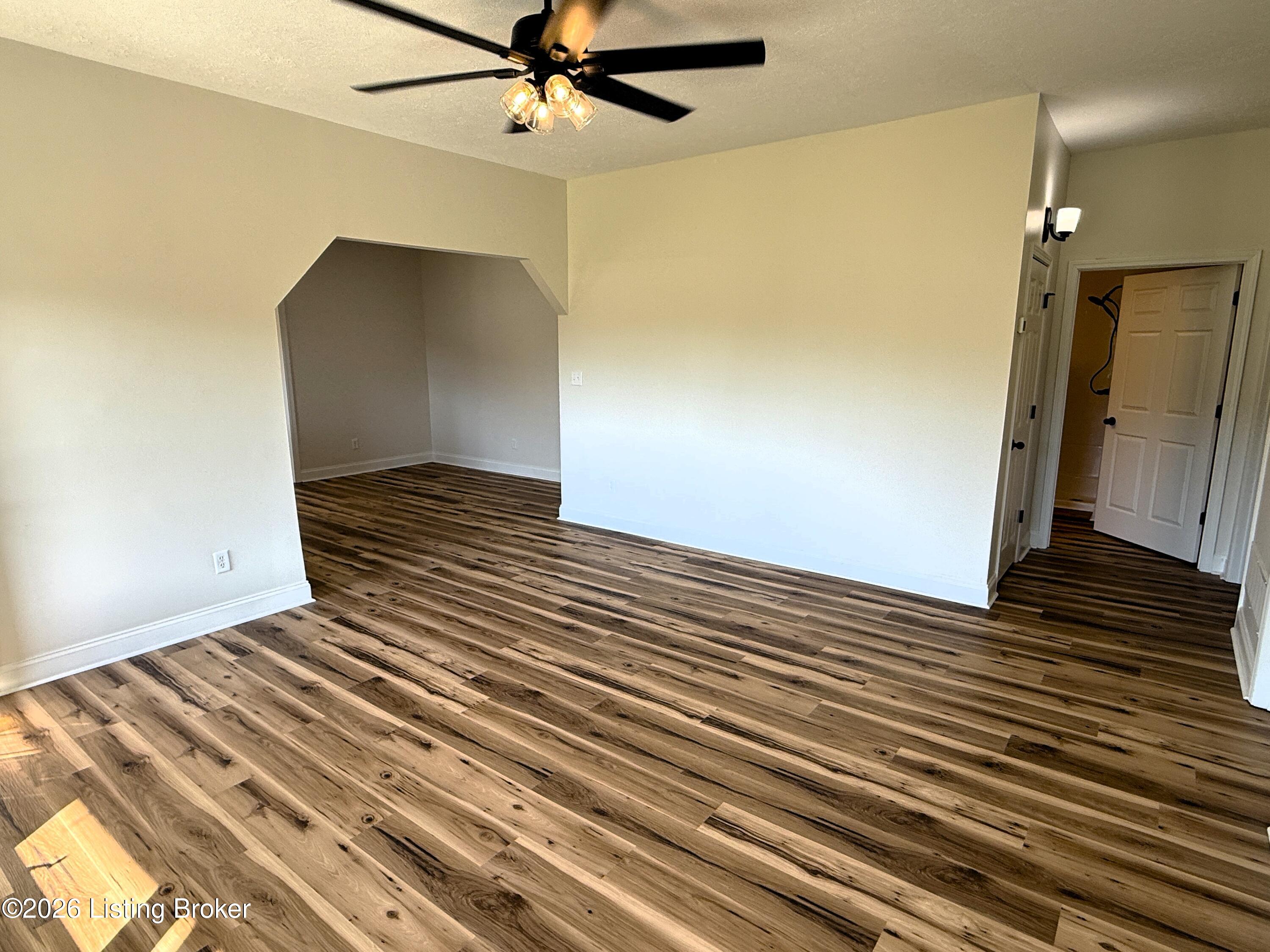 2902 Woods Creek Rd Property Photo 28