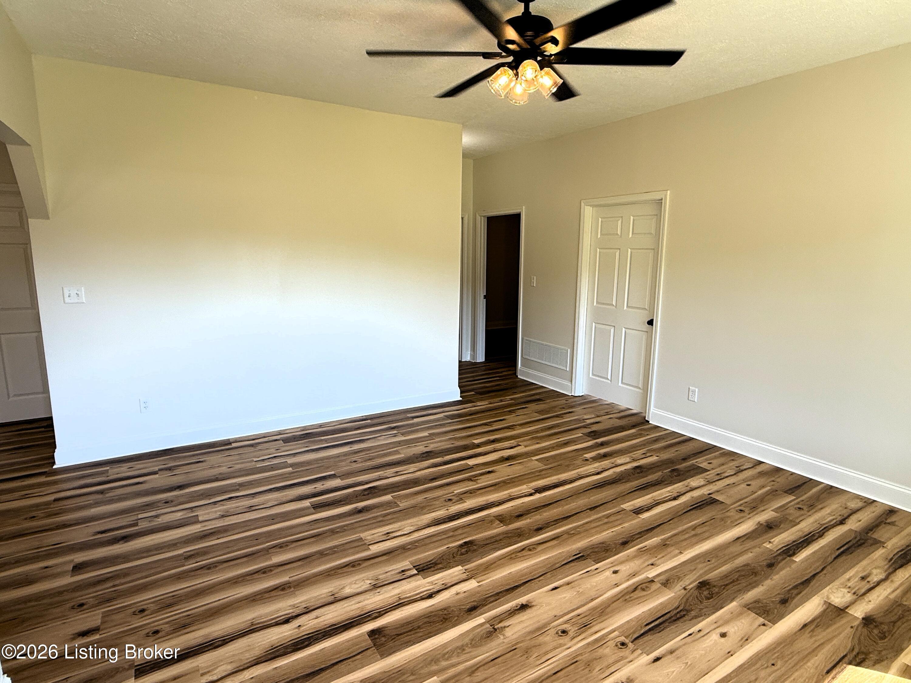 2902 Woods Creek Rd Property Photo 29
