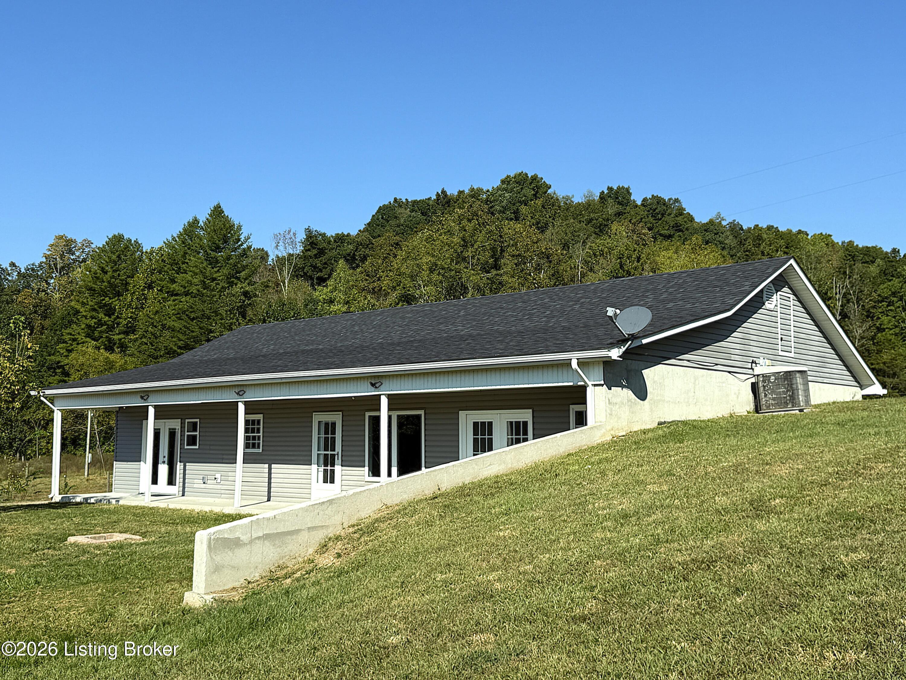 2902 Woods Creek Rd Property Photo 47