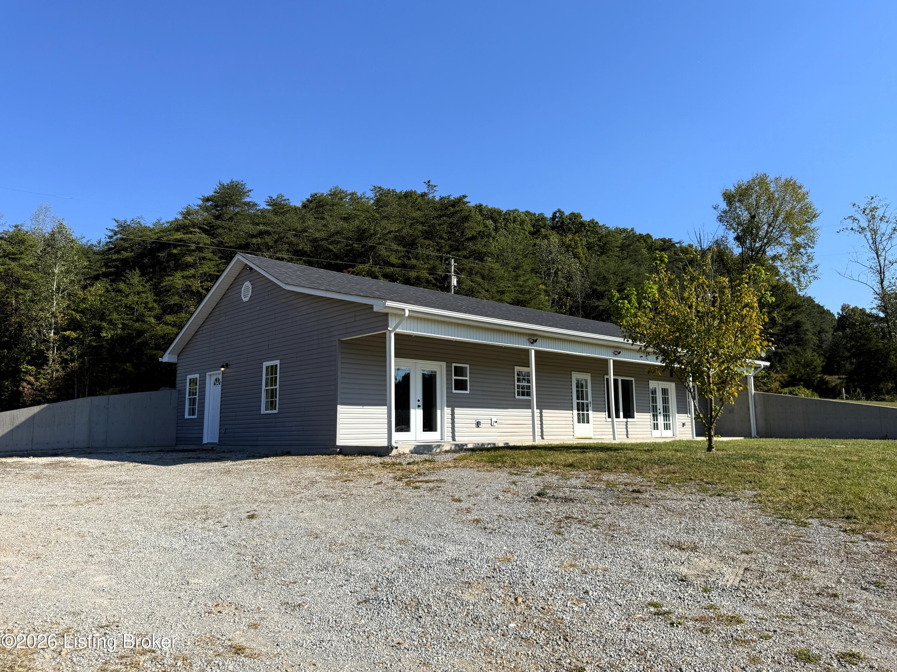 2902 Woods Creek Rd Property Photo 49