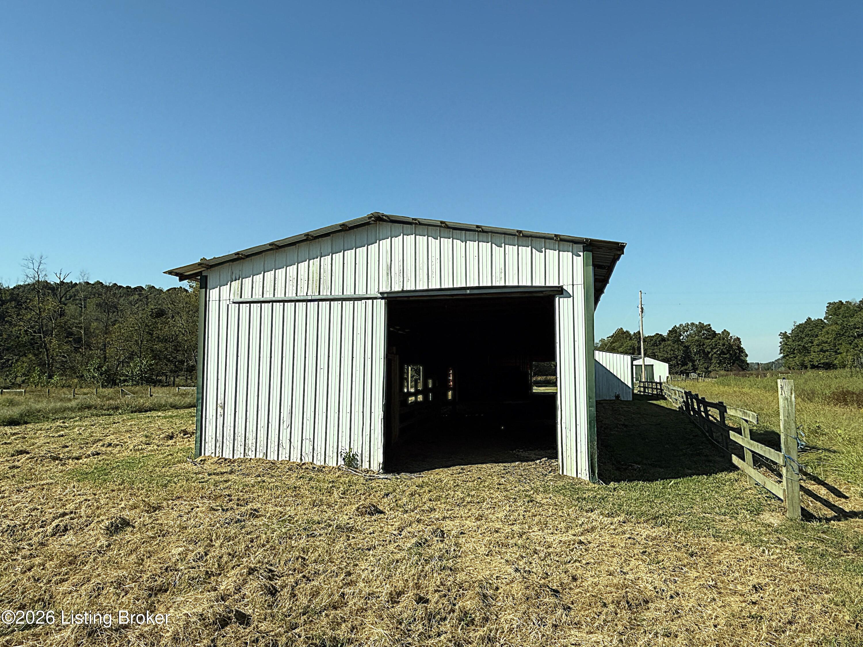 2902 Woods Creek Rd Property Photo 56