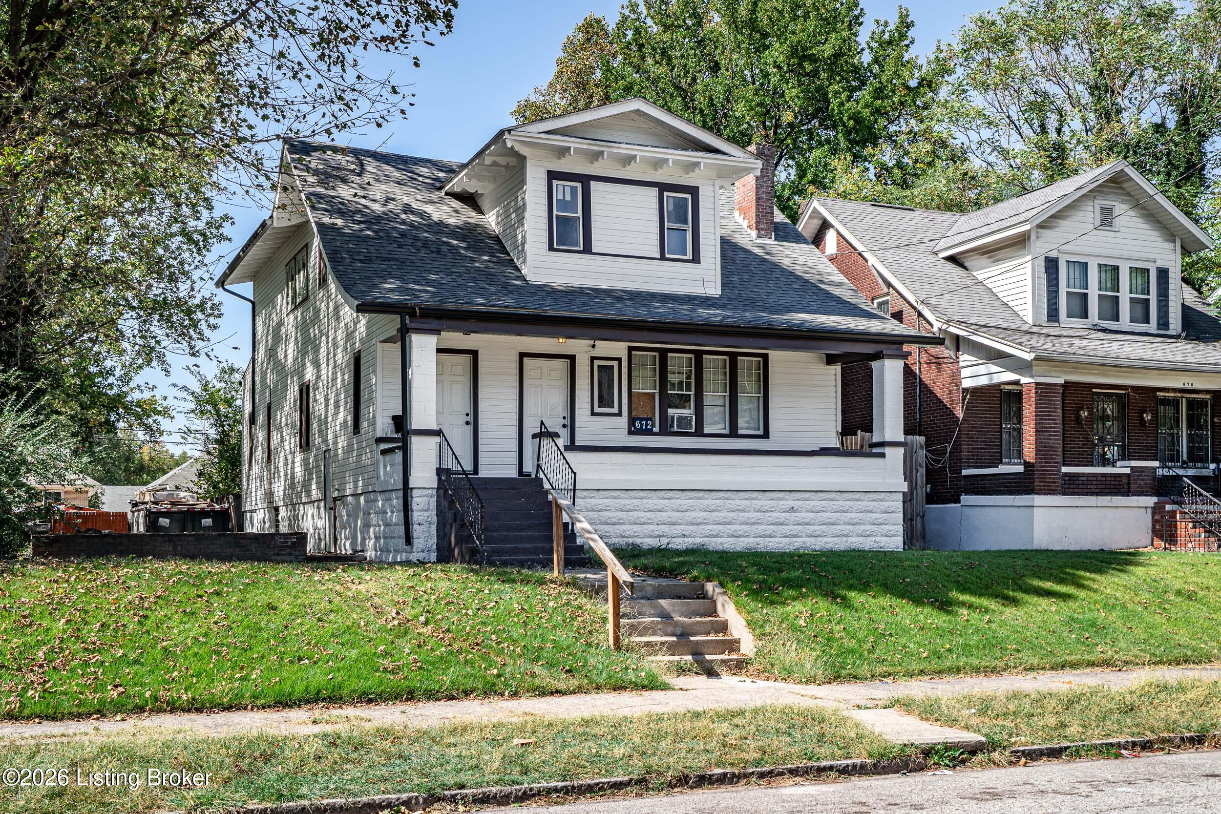 672 Cecil Ave Property Photo 3