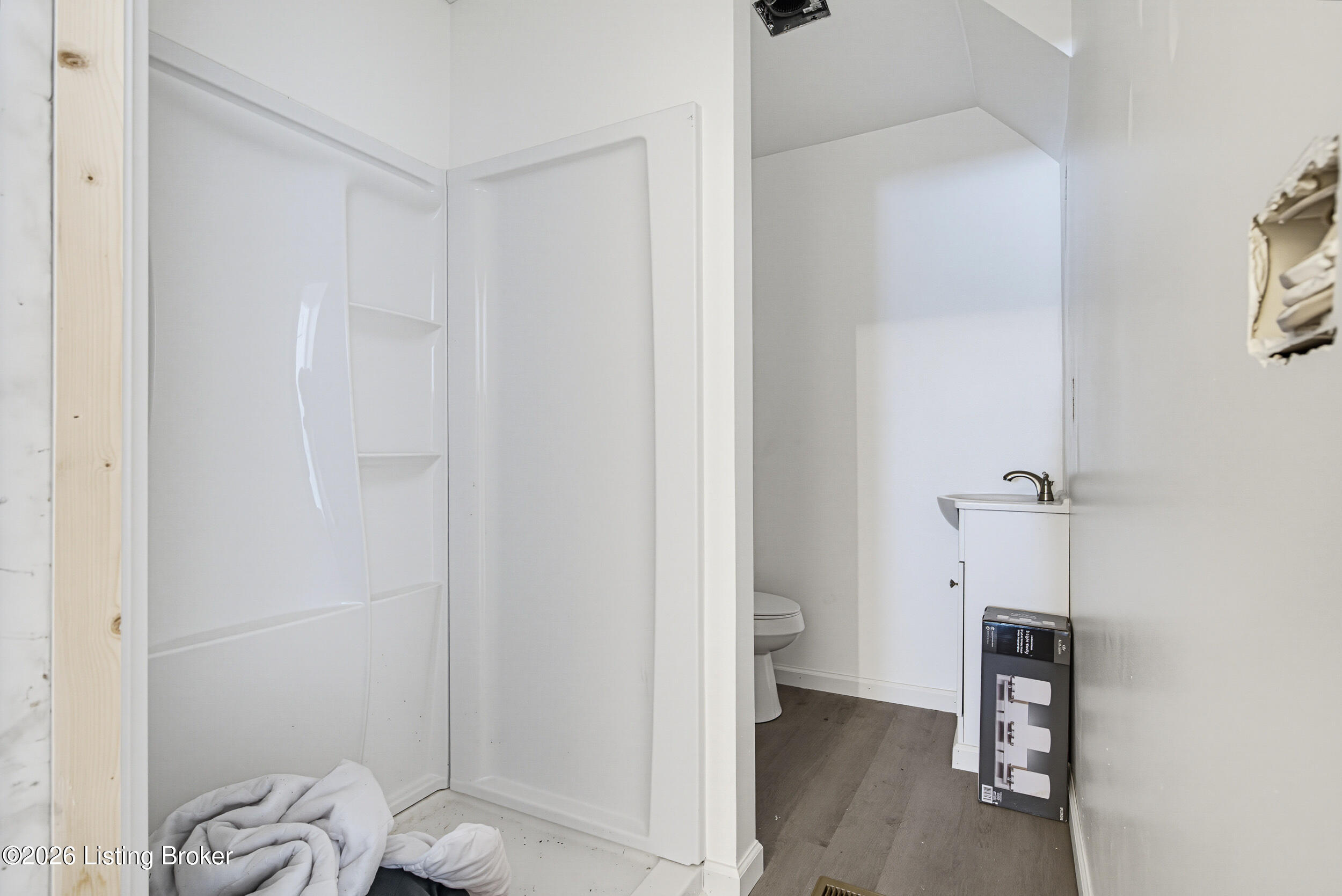 672 Cecil Ave Property Photo 11