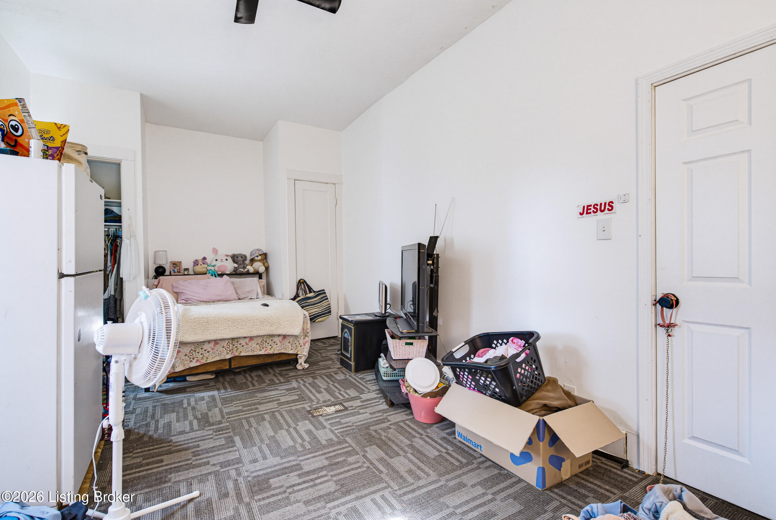 672 Cecil Ave Property Photo 29
