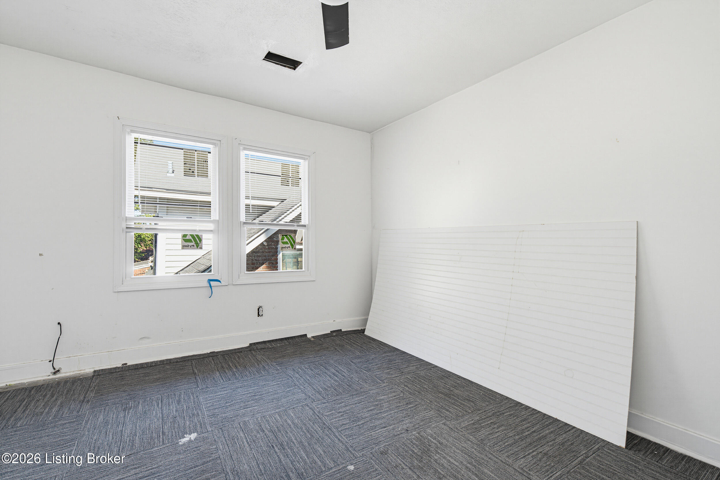 672 Cecil Ave Property Photo 44