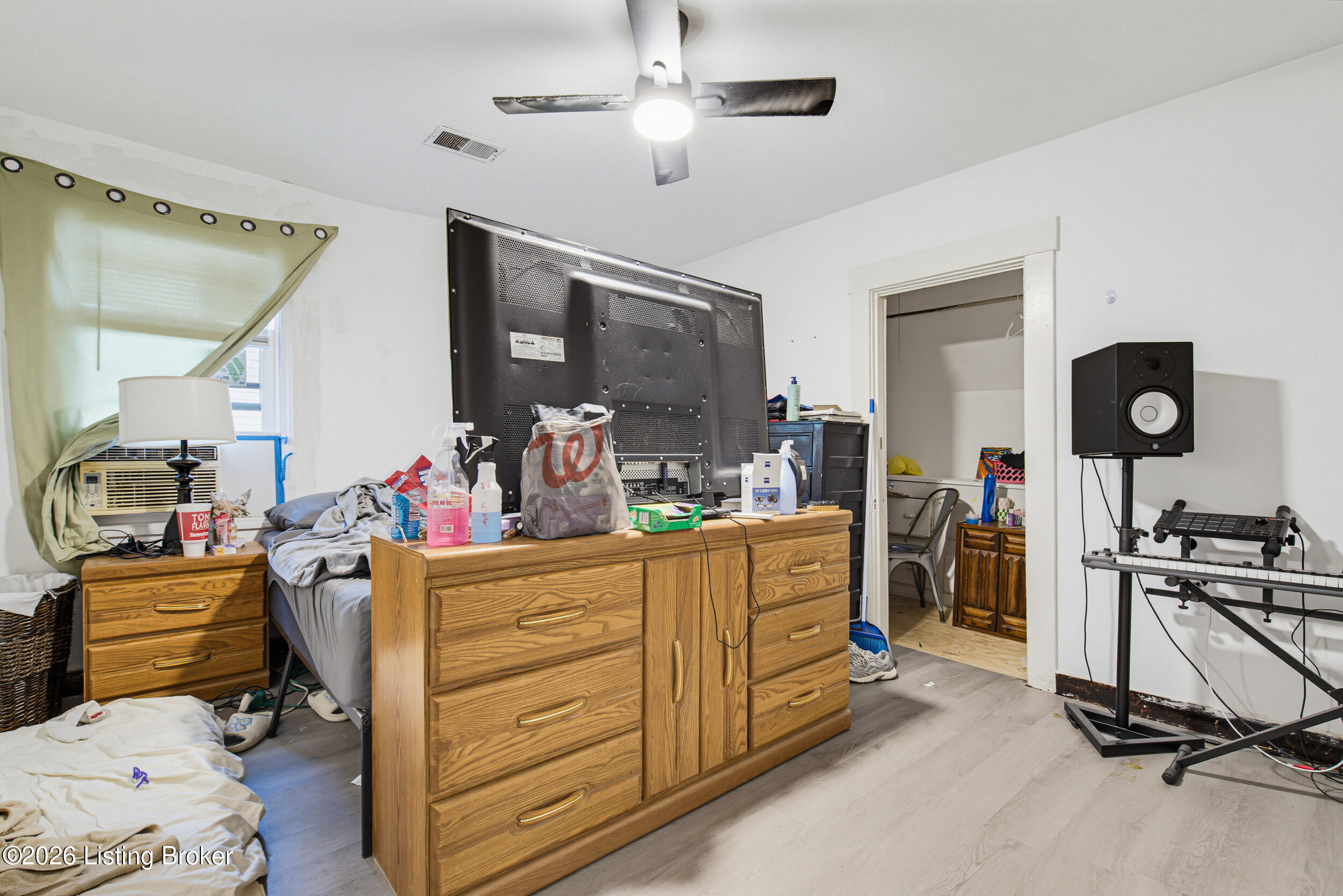 672 Cecil Ave Property Photo 47