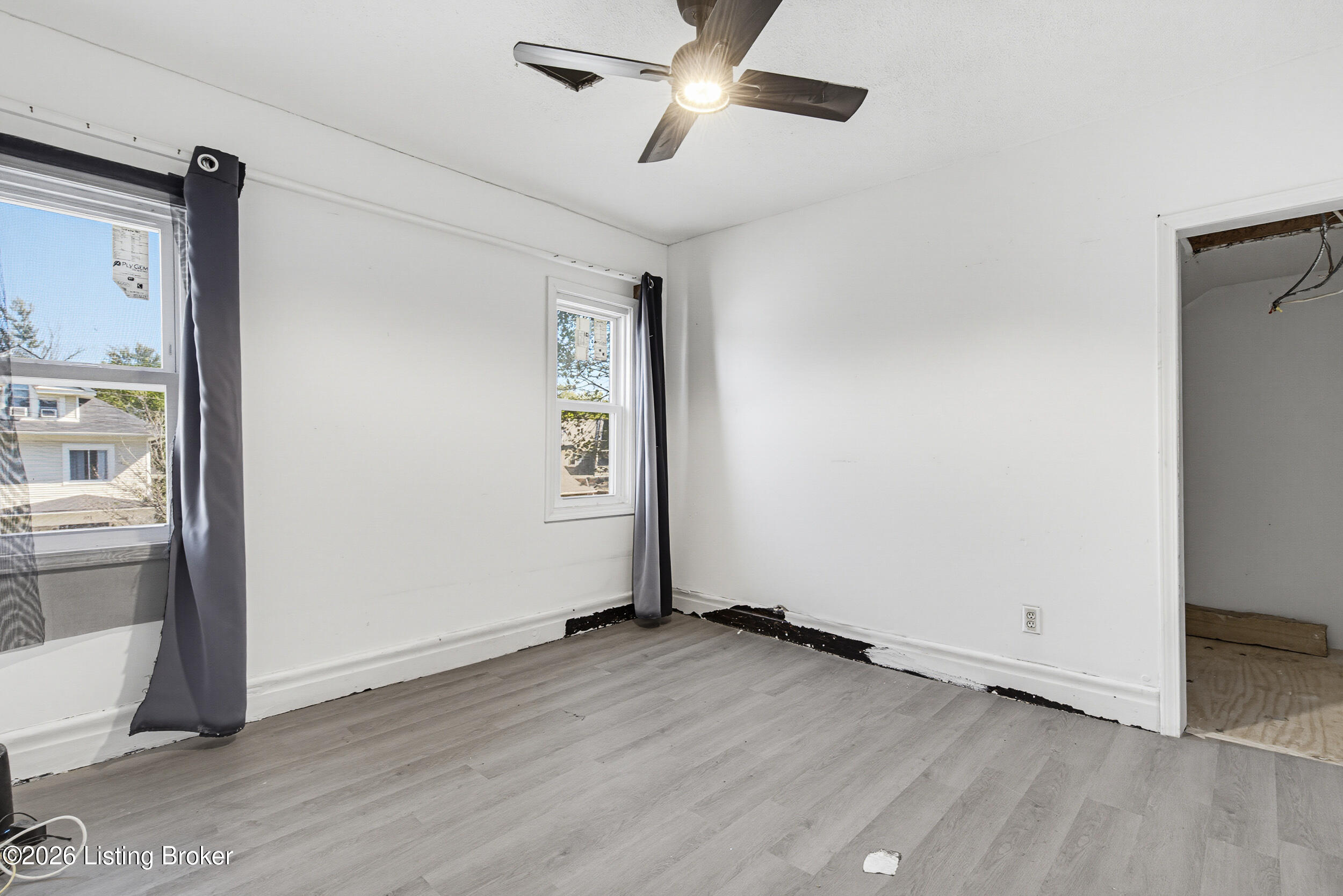 672 Cecil Ave Property Photo 51